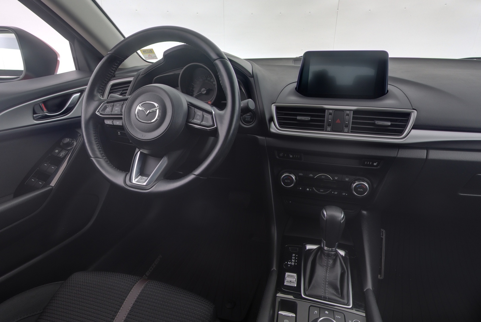 MAZDA 3 2018