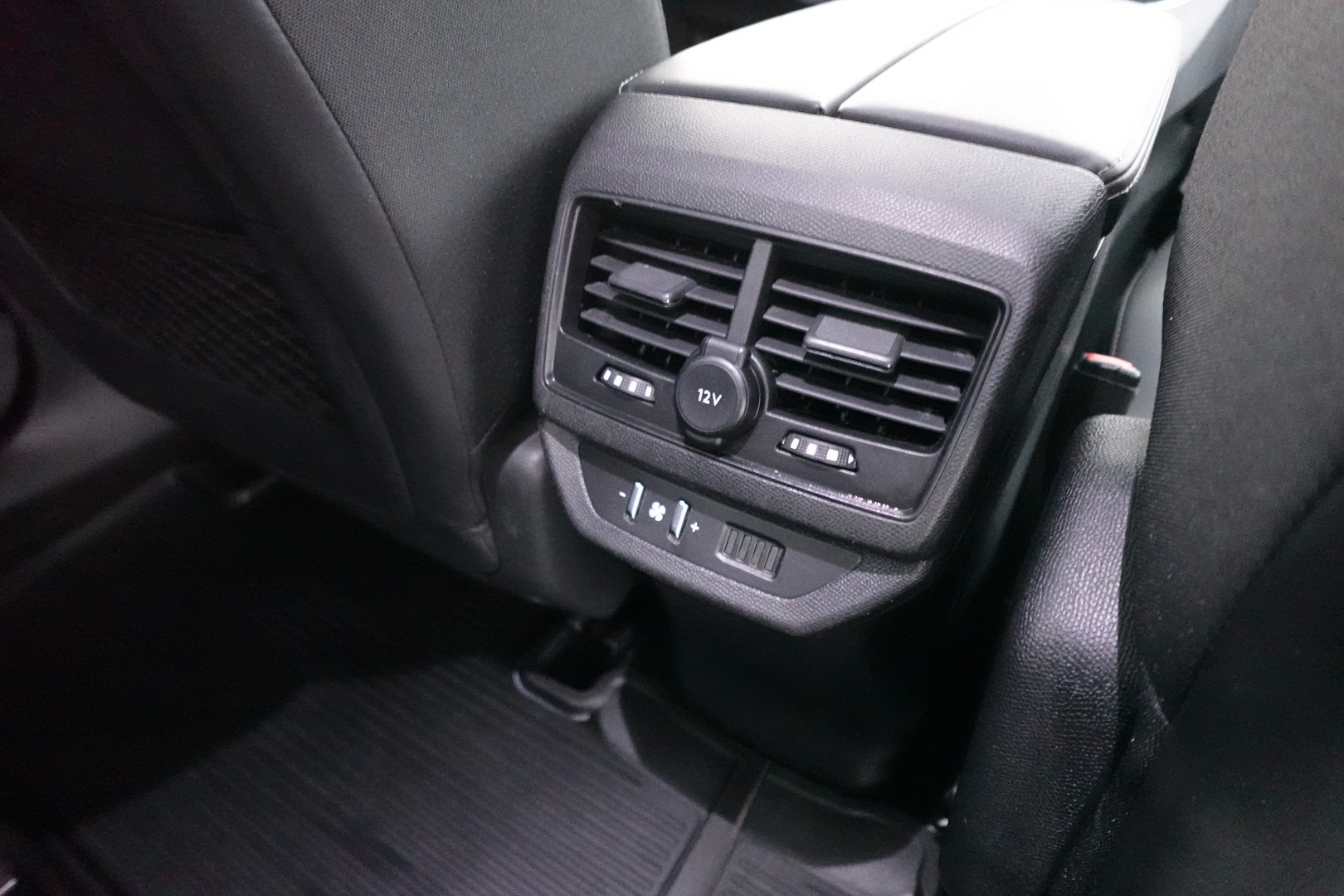 PEUGEOT 5008 2020