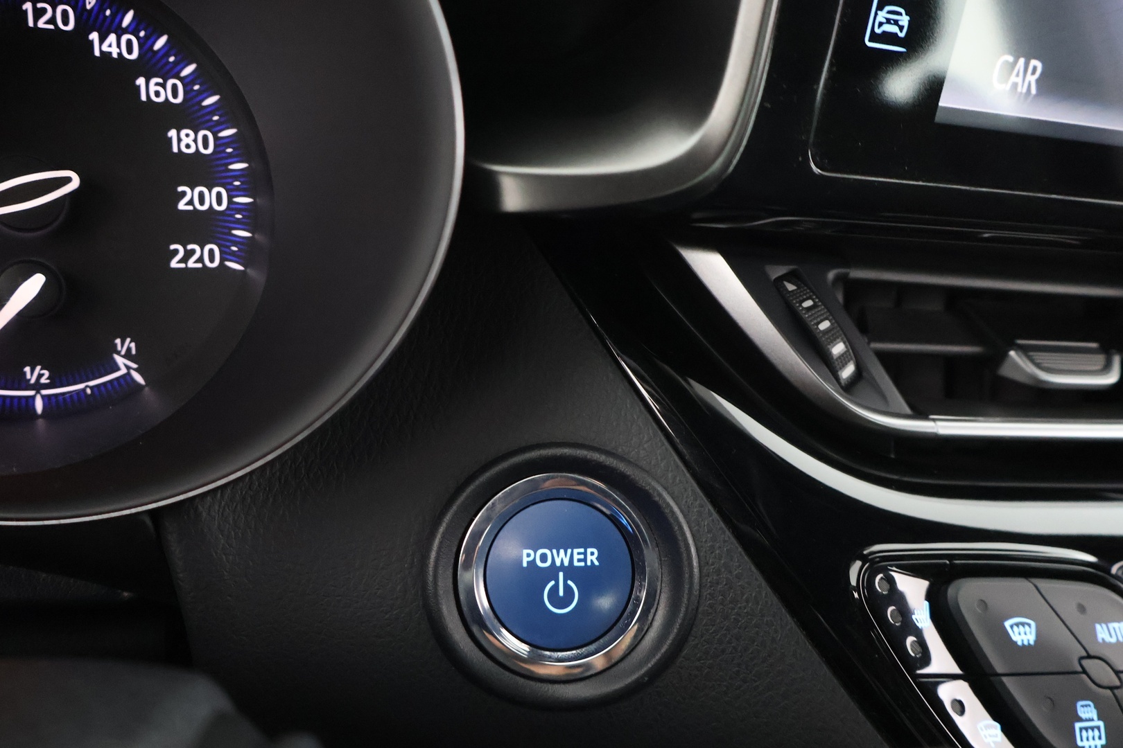 TOYOTA C-HR 2018