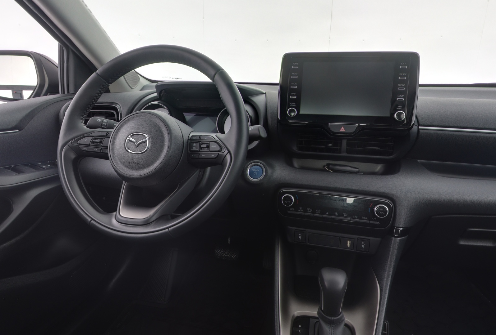 MAZDA 2 2024