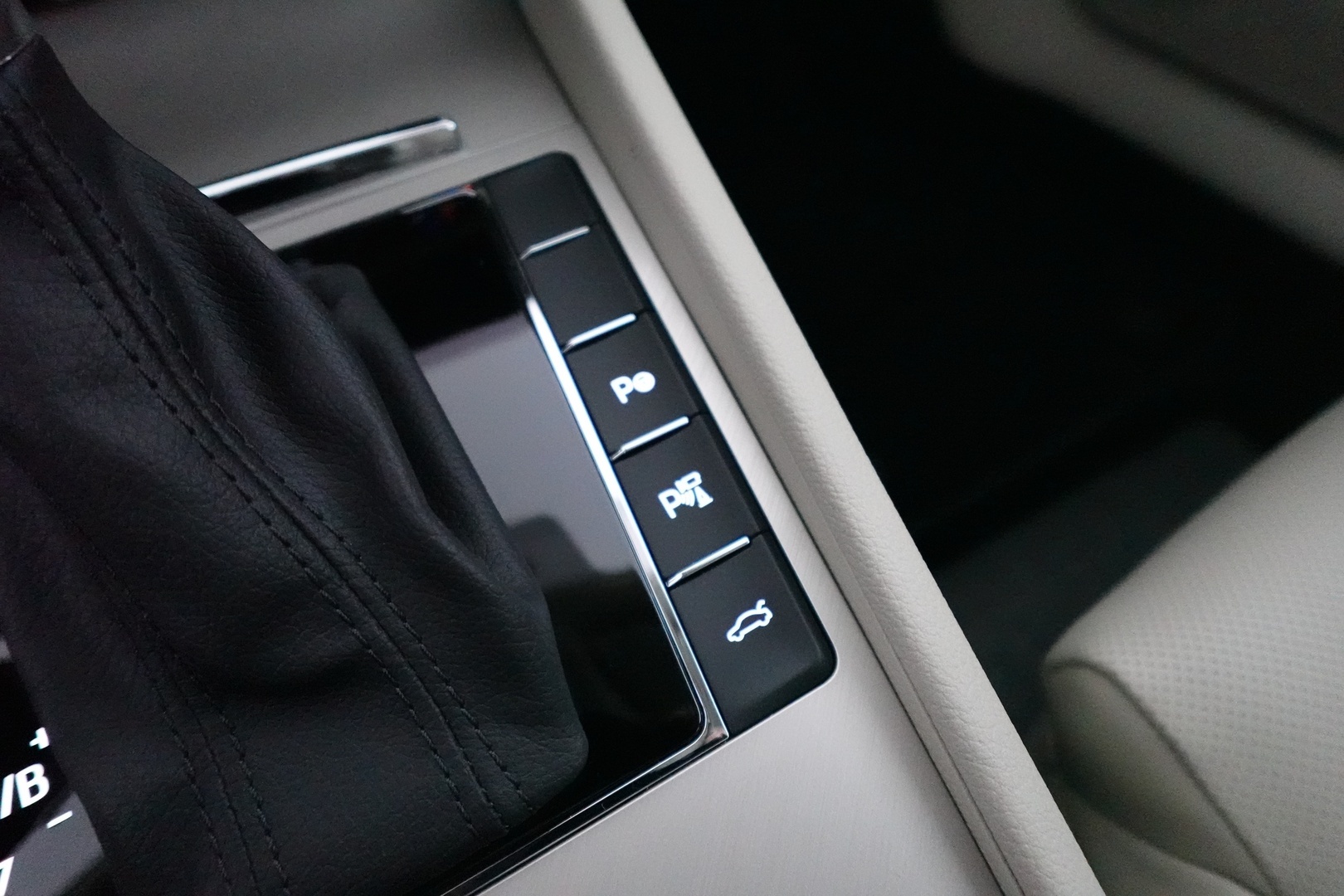 SKODA Superb 30