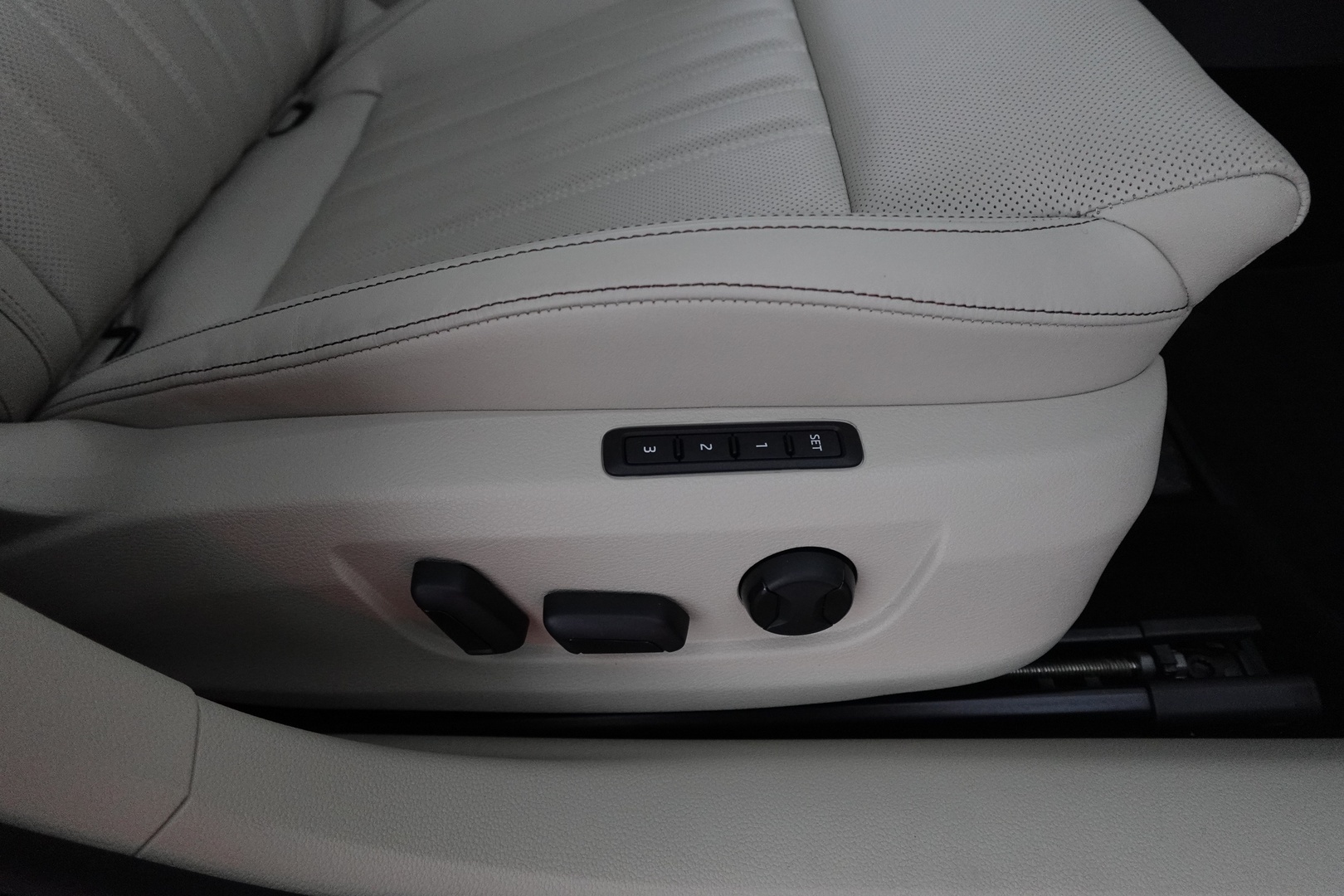 SKODA Superb 43