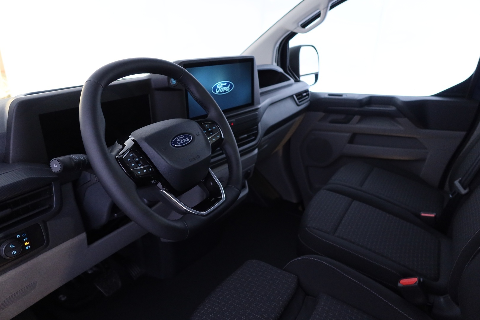 FORD TRANSIT CUSTOM 13