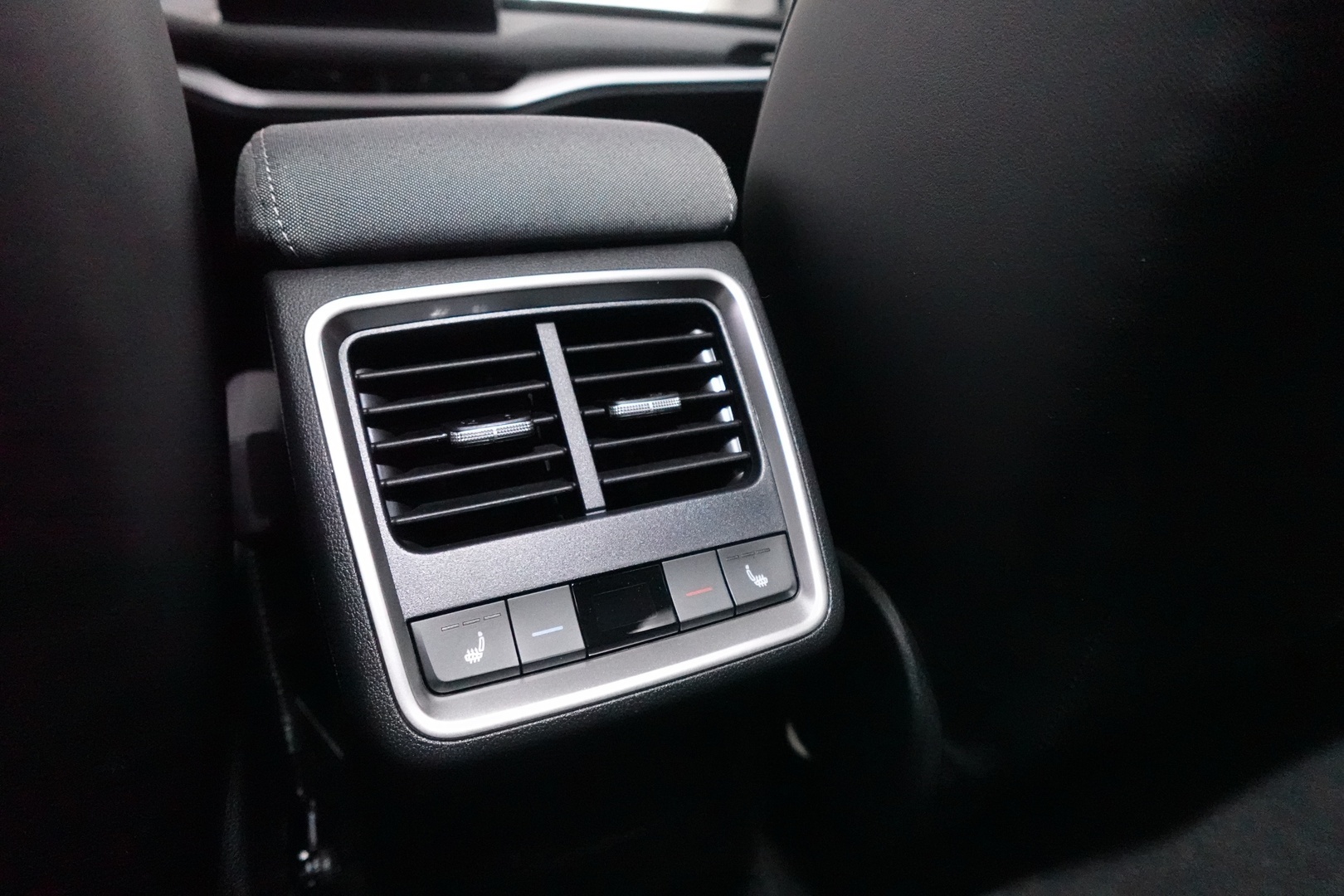 SKODA Enyaq 37