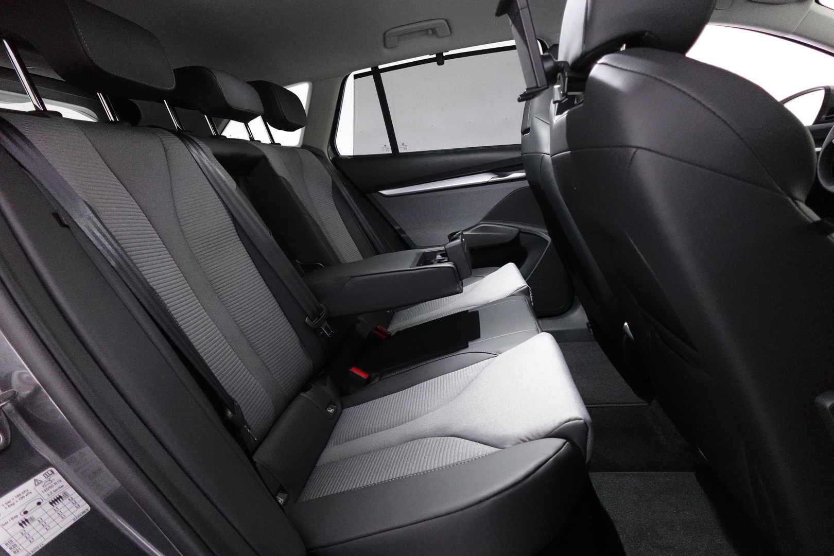 SKODA Enyaq 41