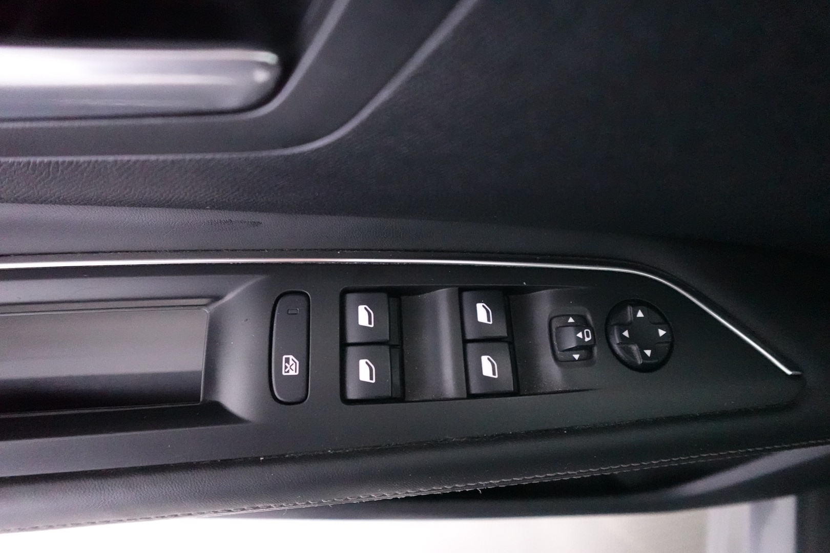 PEUGEOT 3008 17