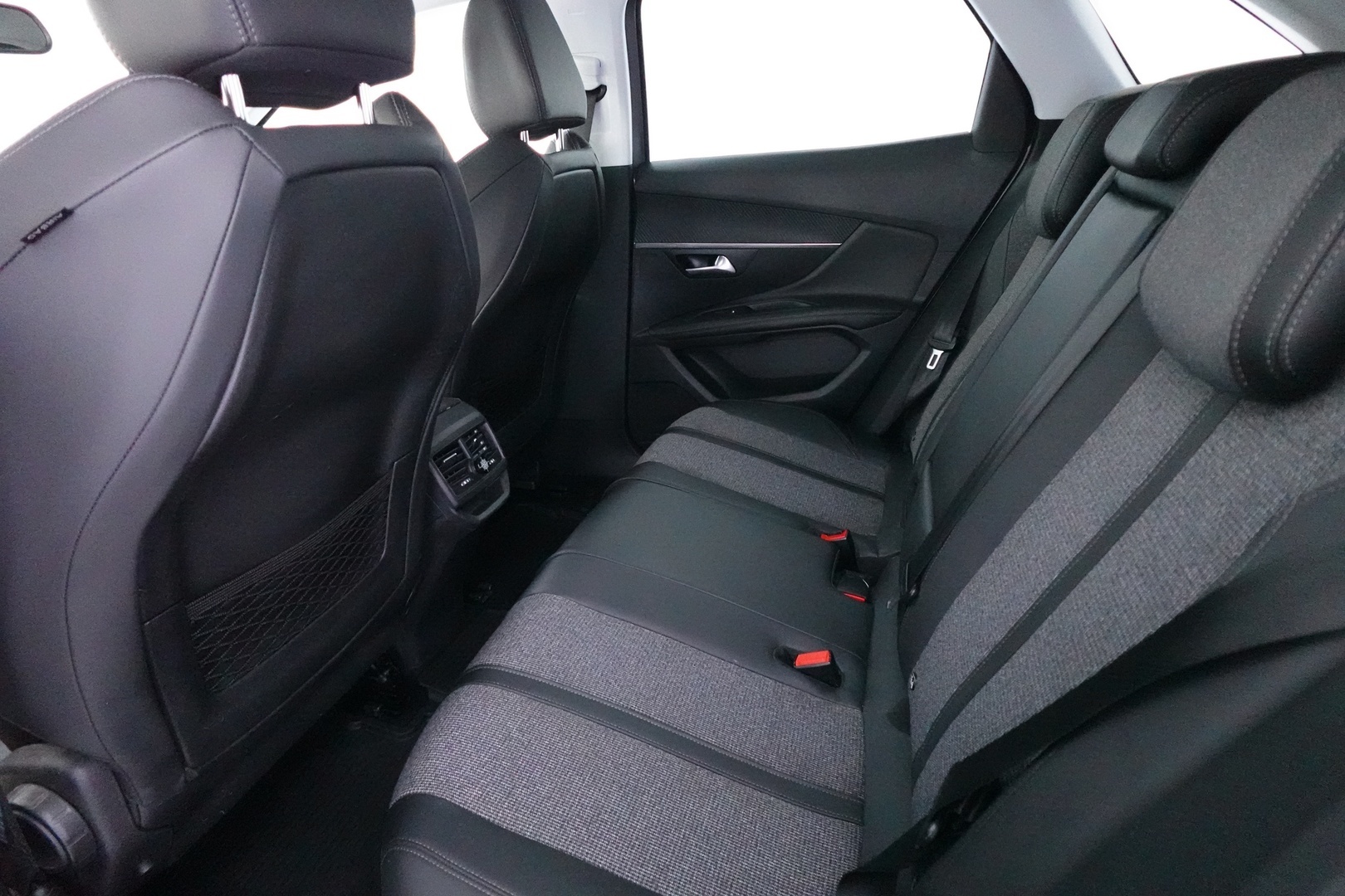 PEUGEOT 3008 29