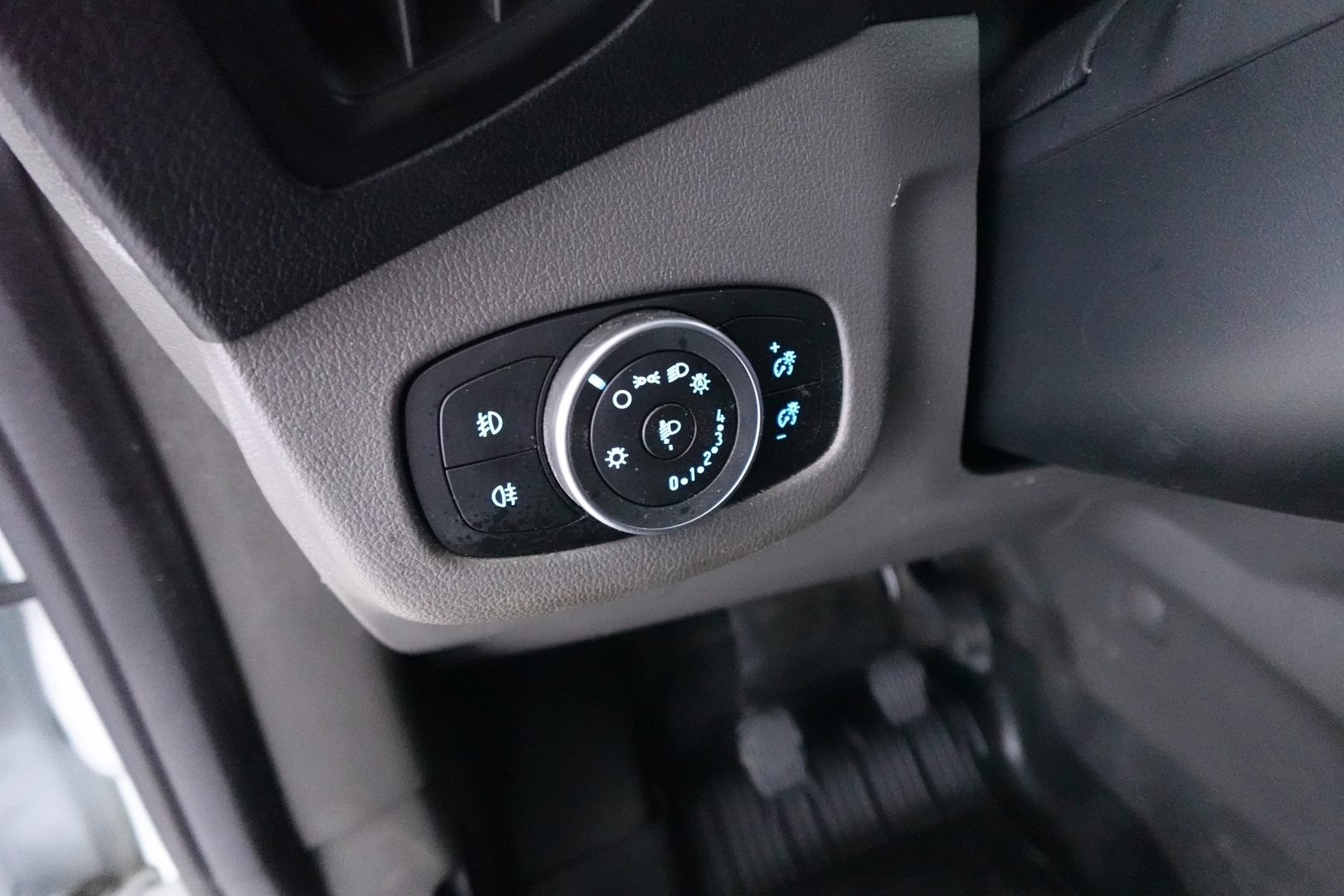 FORD Transit Connect 17