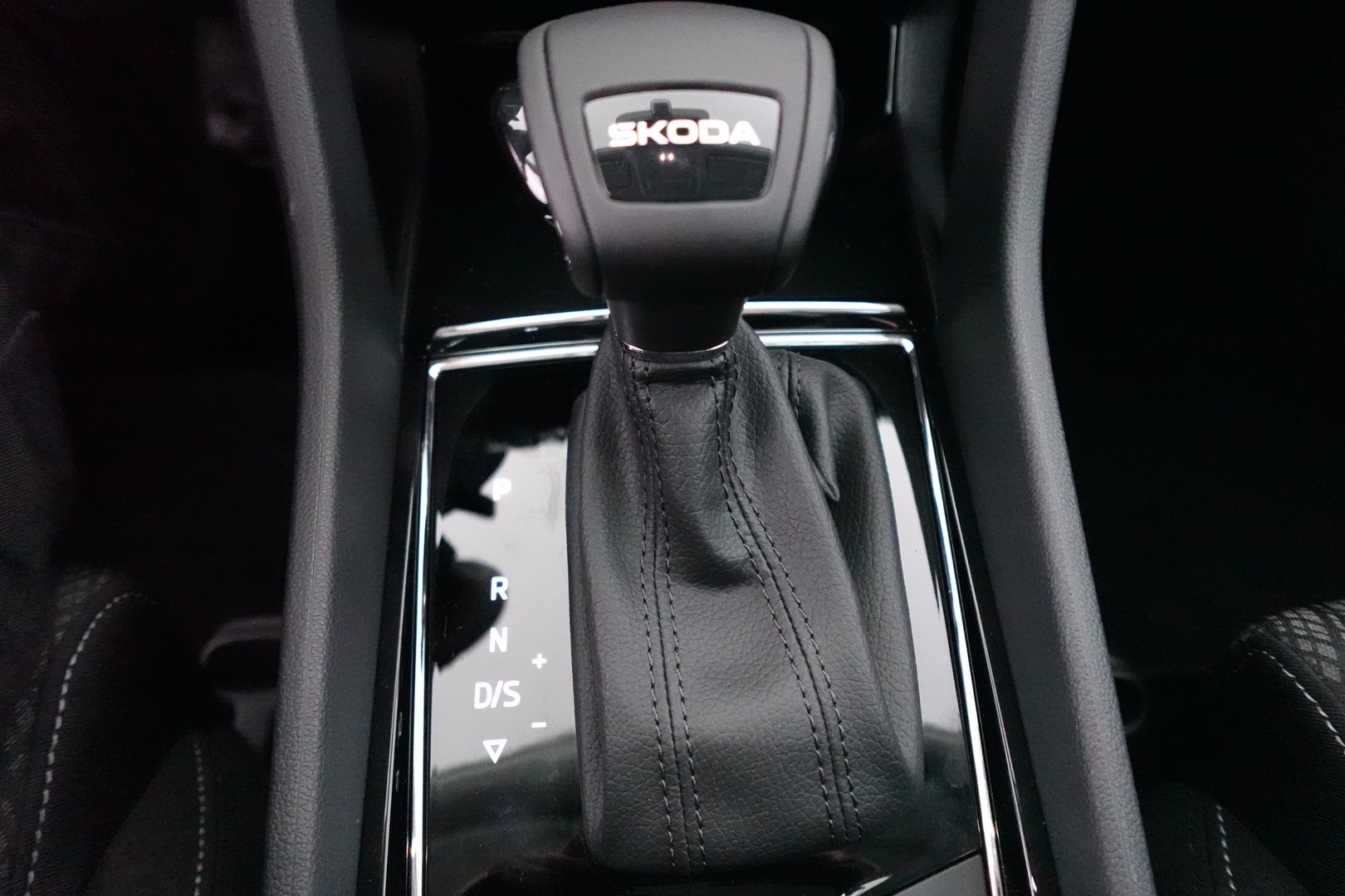 SKODA Karoq 2027