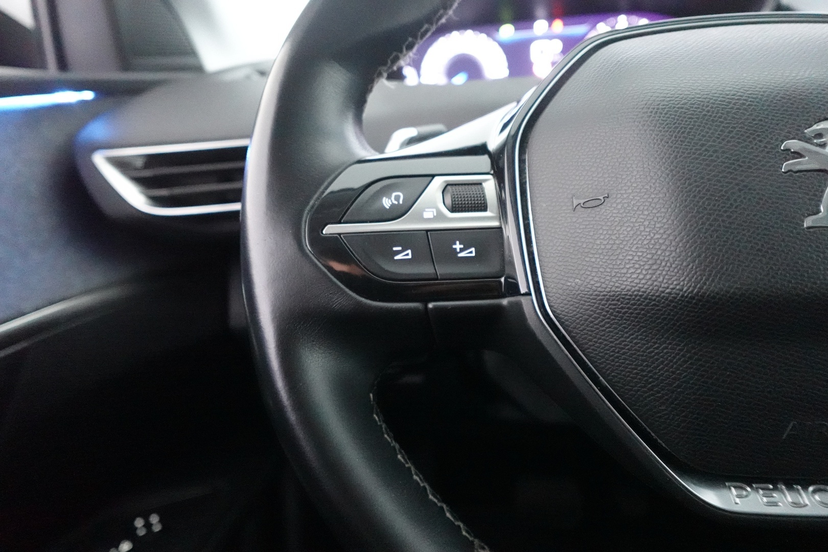 PEUGEOT 3008 2021