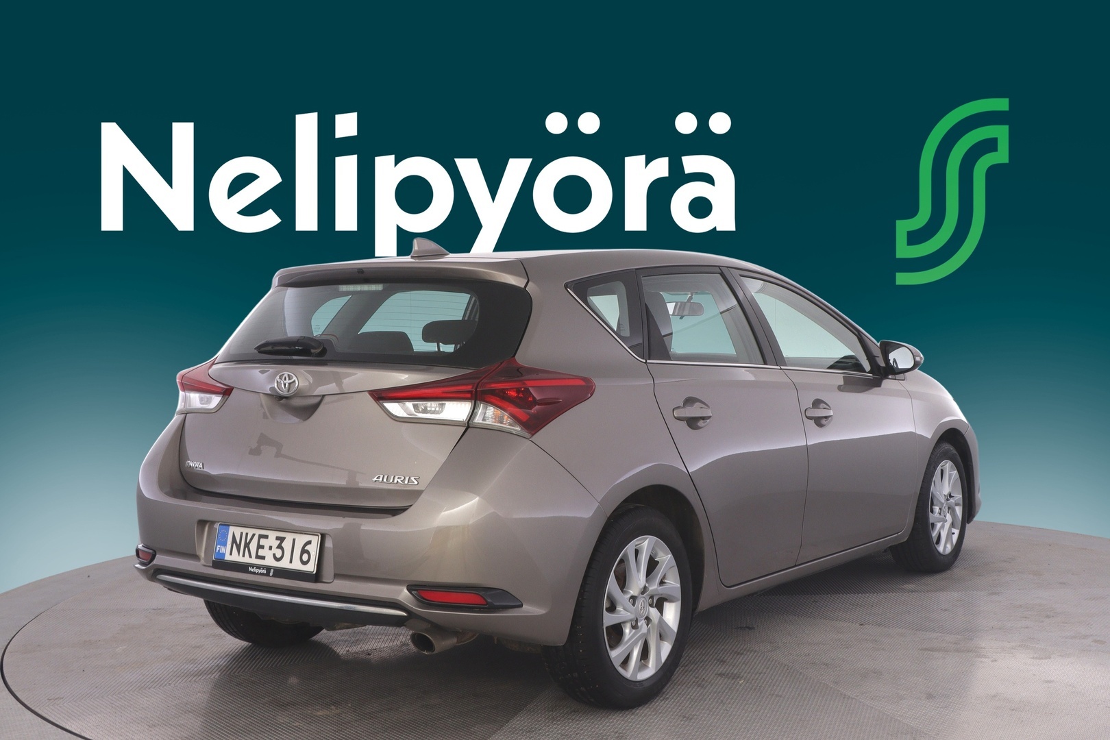 TOYOTA Auris 2016