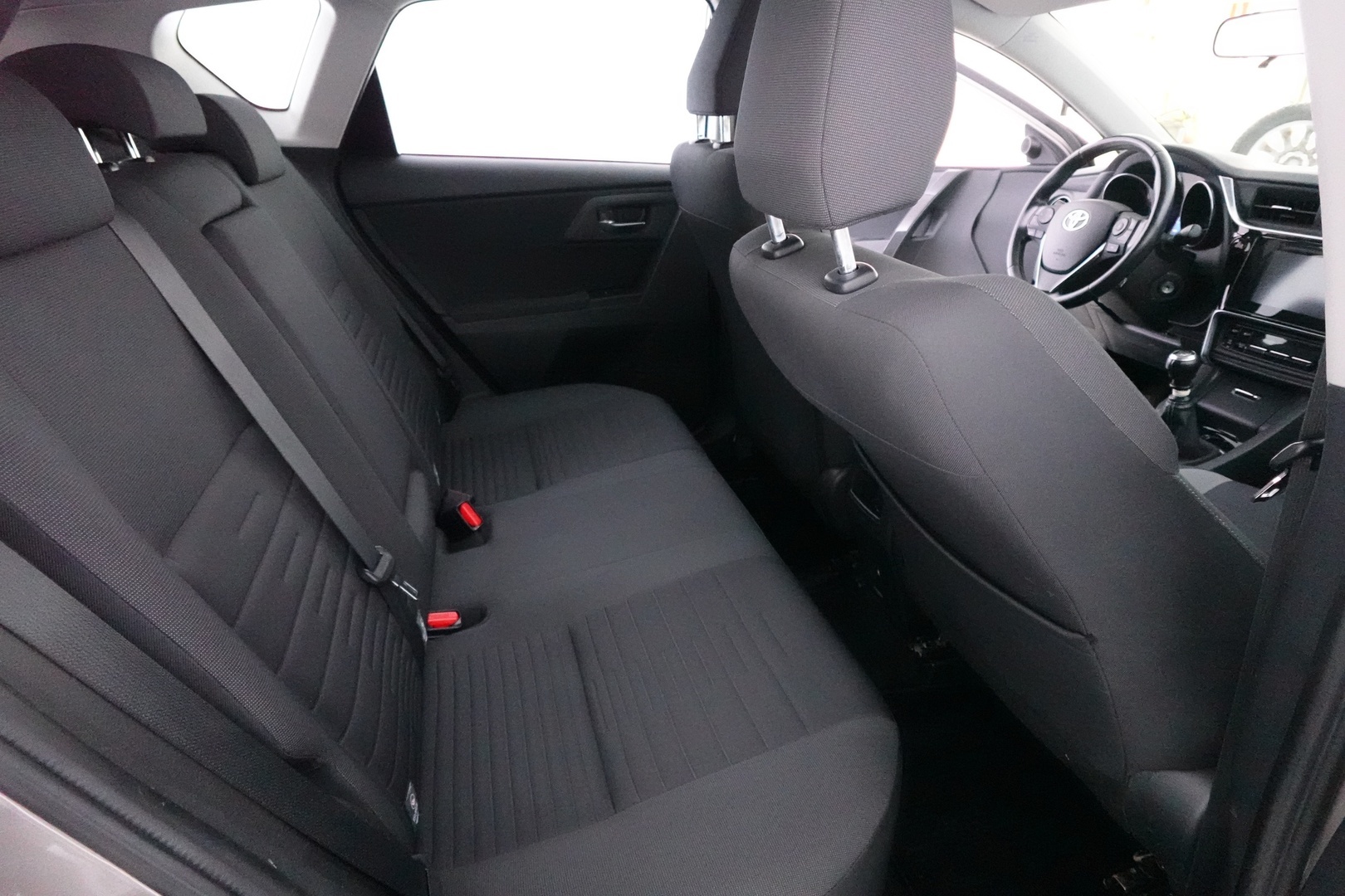 TOYOTA Auris 2016