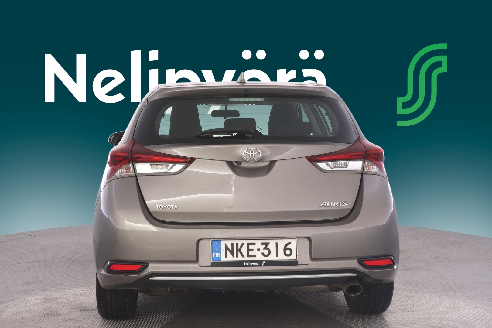 TOYOTA Auris 2016