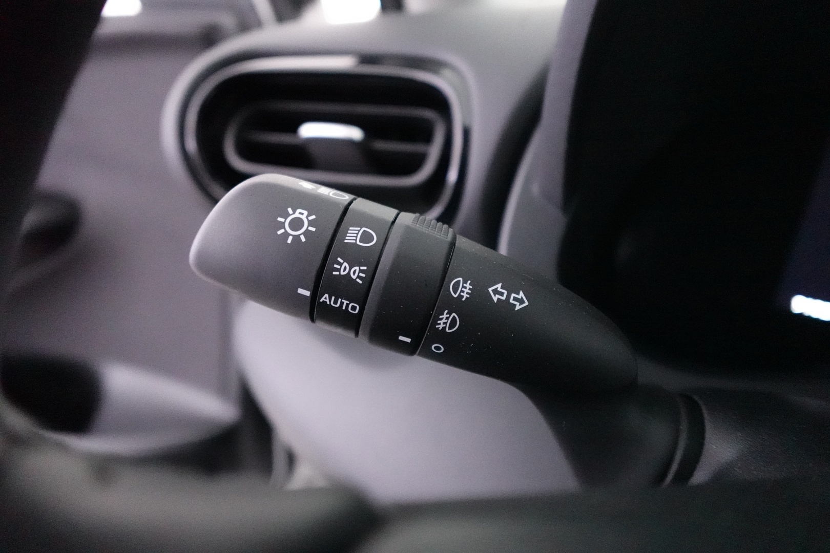 TOYOTA YARIS 2025
