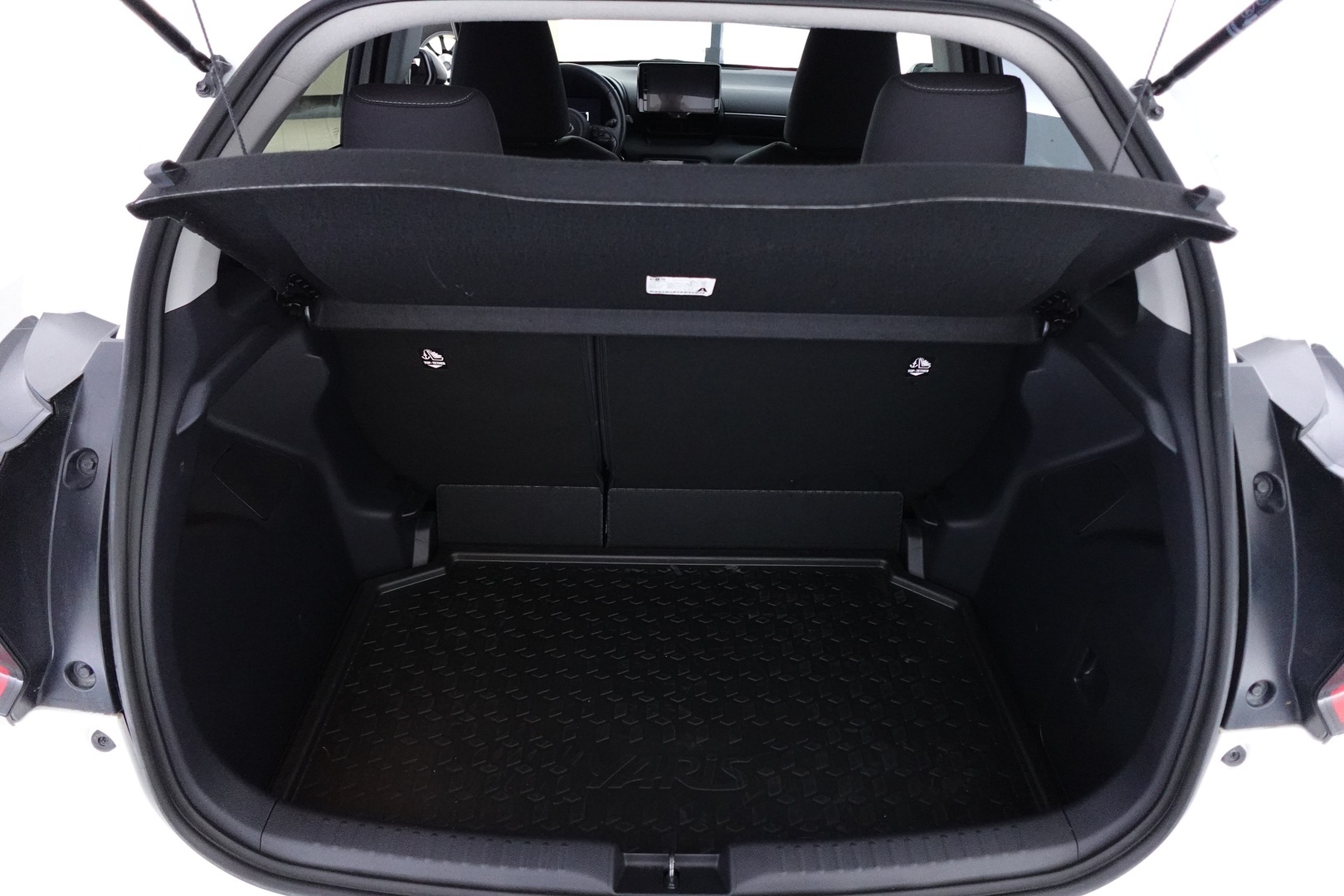 TOYOTA YARIS 2025
