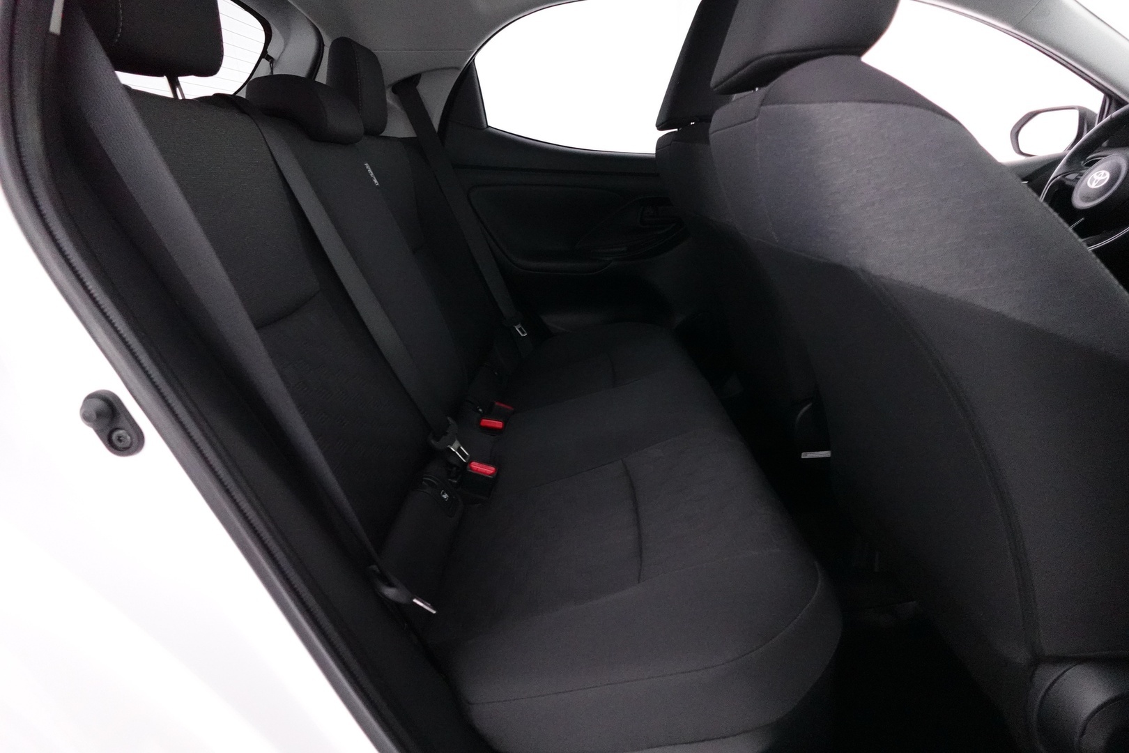TOYOTA YARIS 2025