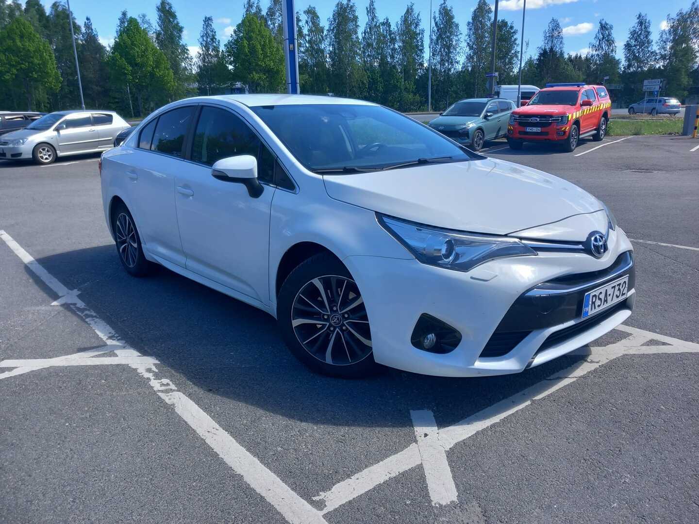 TOYOTA Avensis 2015