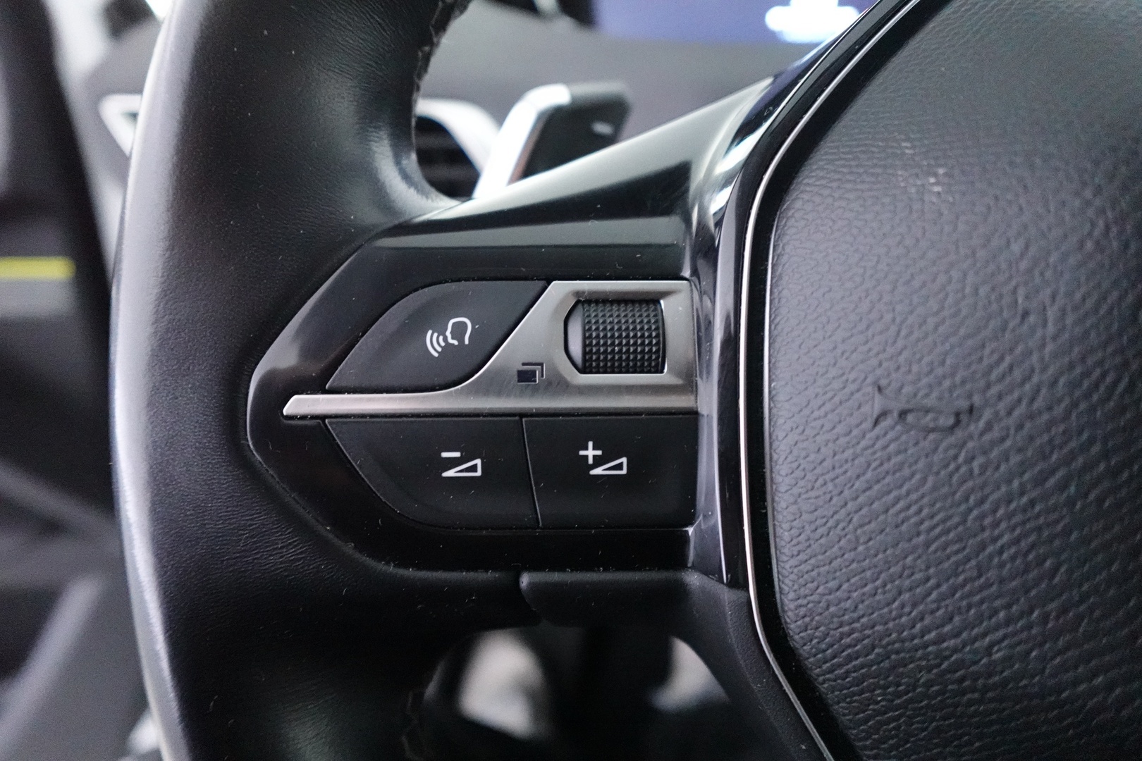 PEUGEOT 5008 17