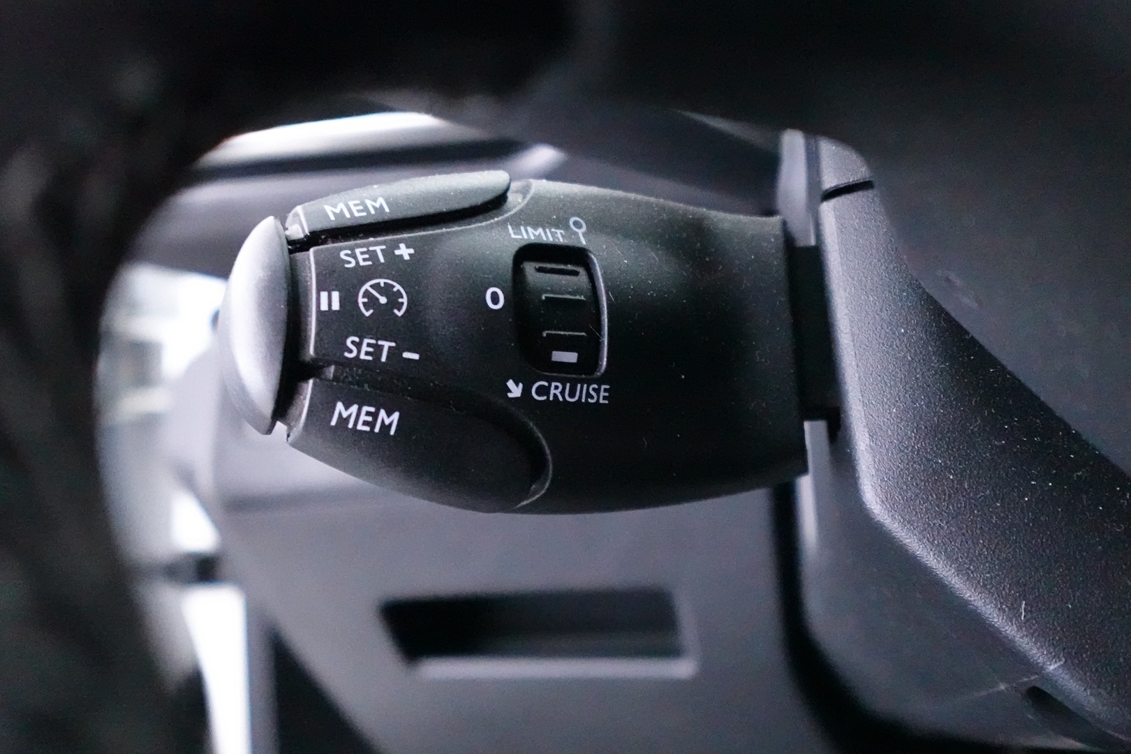 PEUGEOT 5008 19