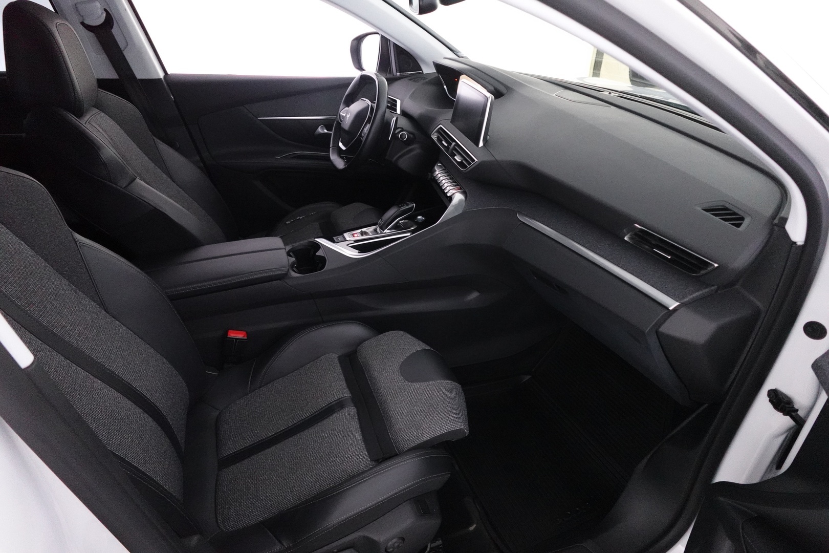 PEUGEOT 5008 28