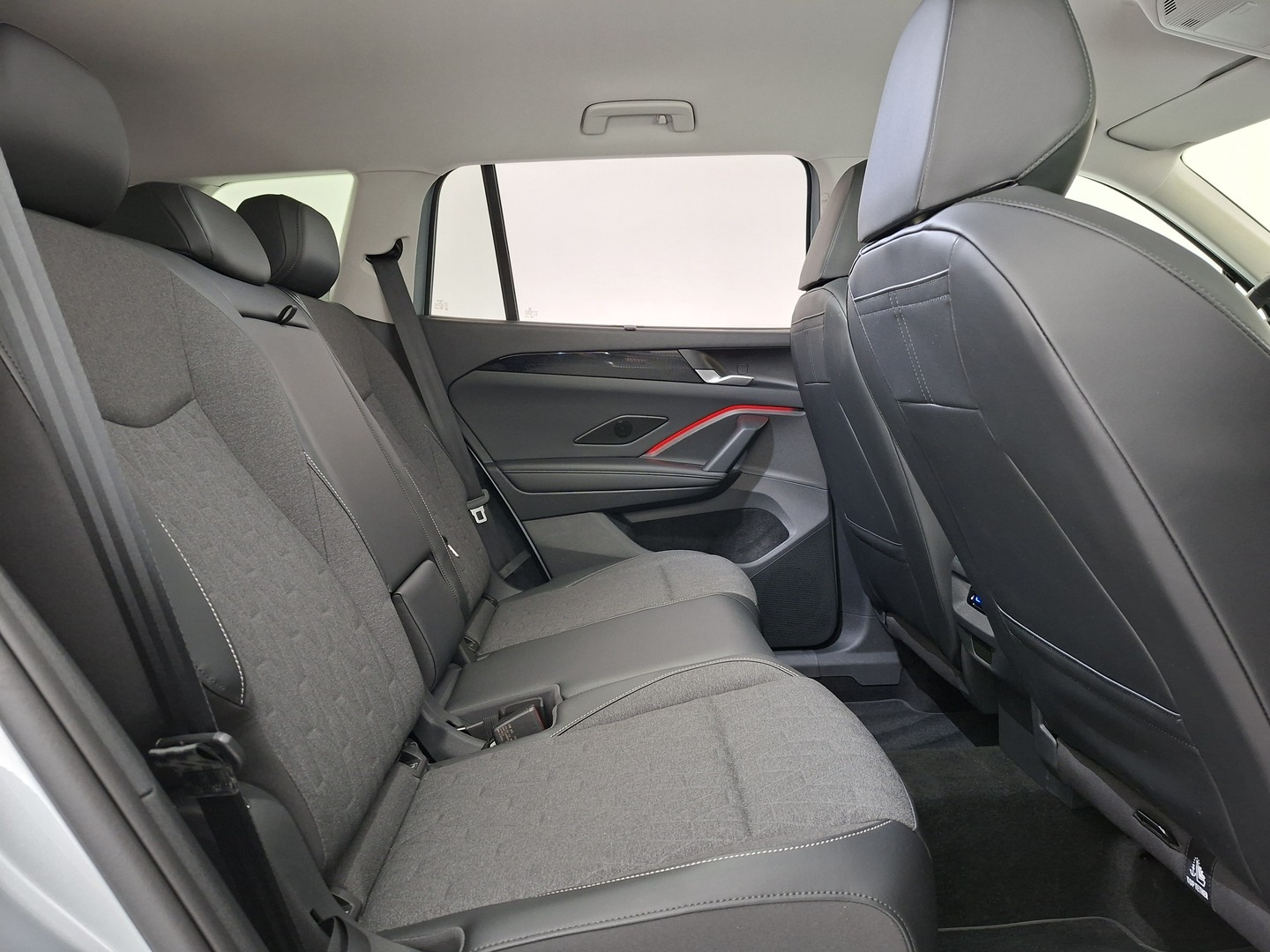 VOLKSWAGEN Tayron 16