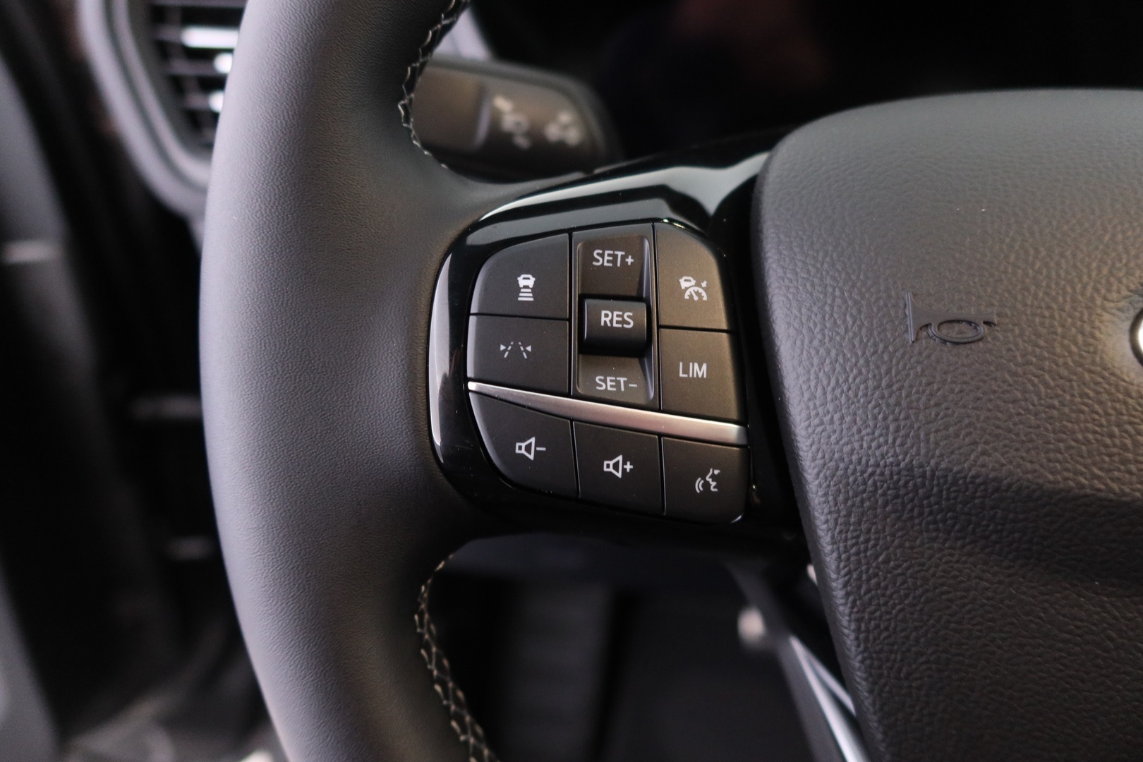 FORD KUGA 2026