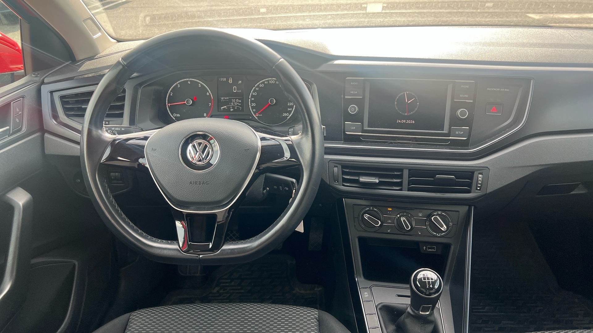 VOLKSWAGEN Polo 2