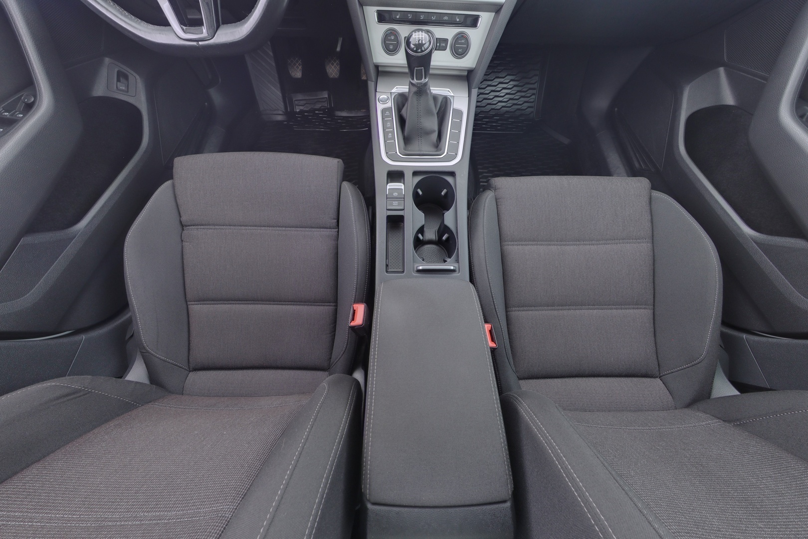 VOLKSWAGEN Passat 12