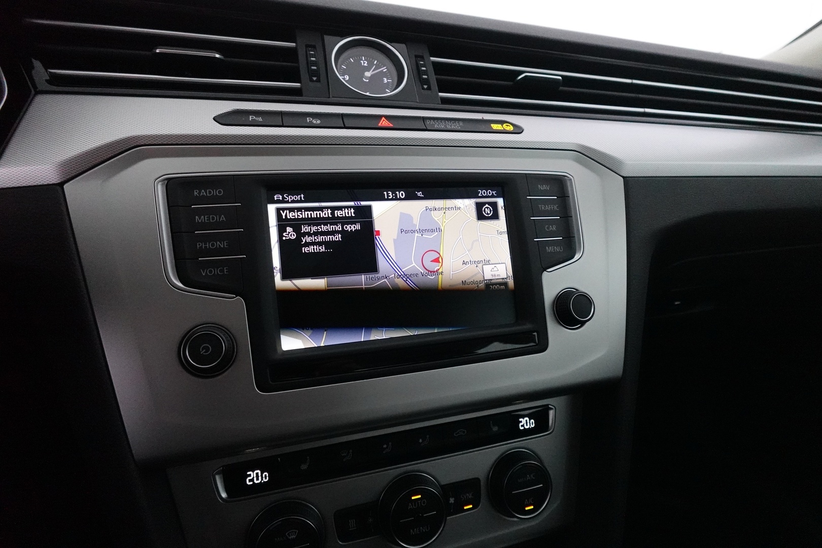 VOLKSWAGEN Passat 23
