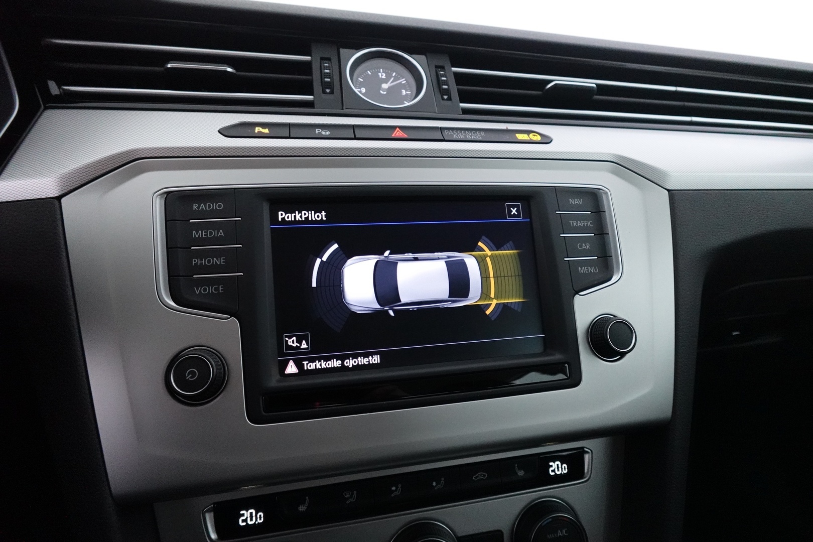 VOLKSWAGEN Passat 25