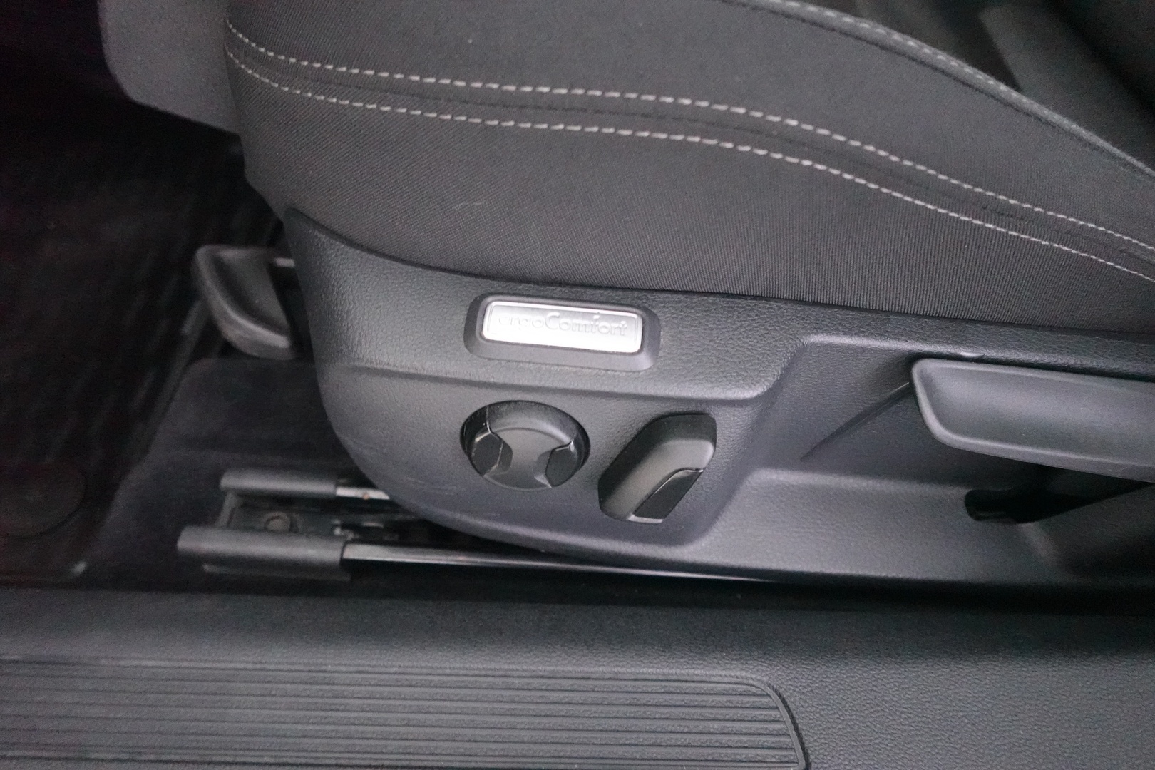 VOLKSWAGEN Passat 34