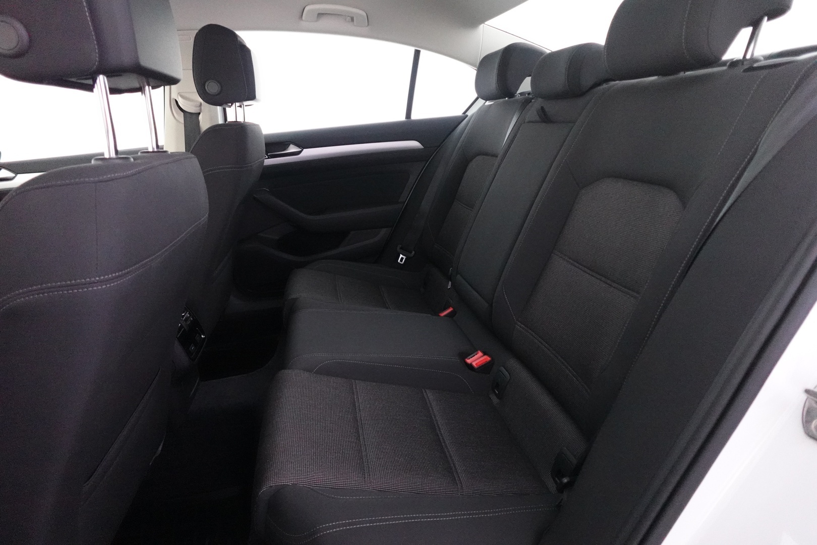 VOLKSWAGEN Passat 36
