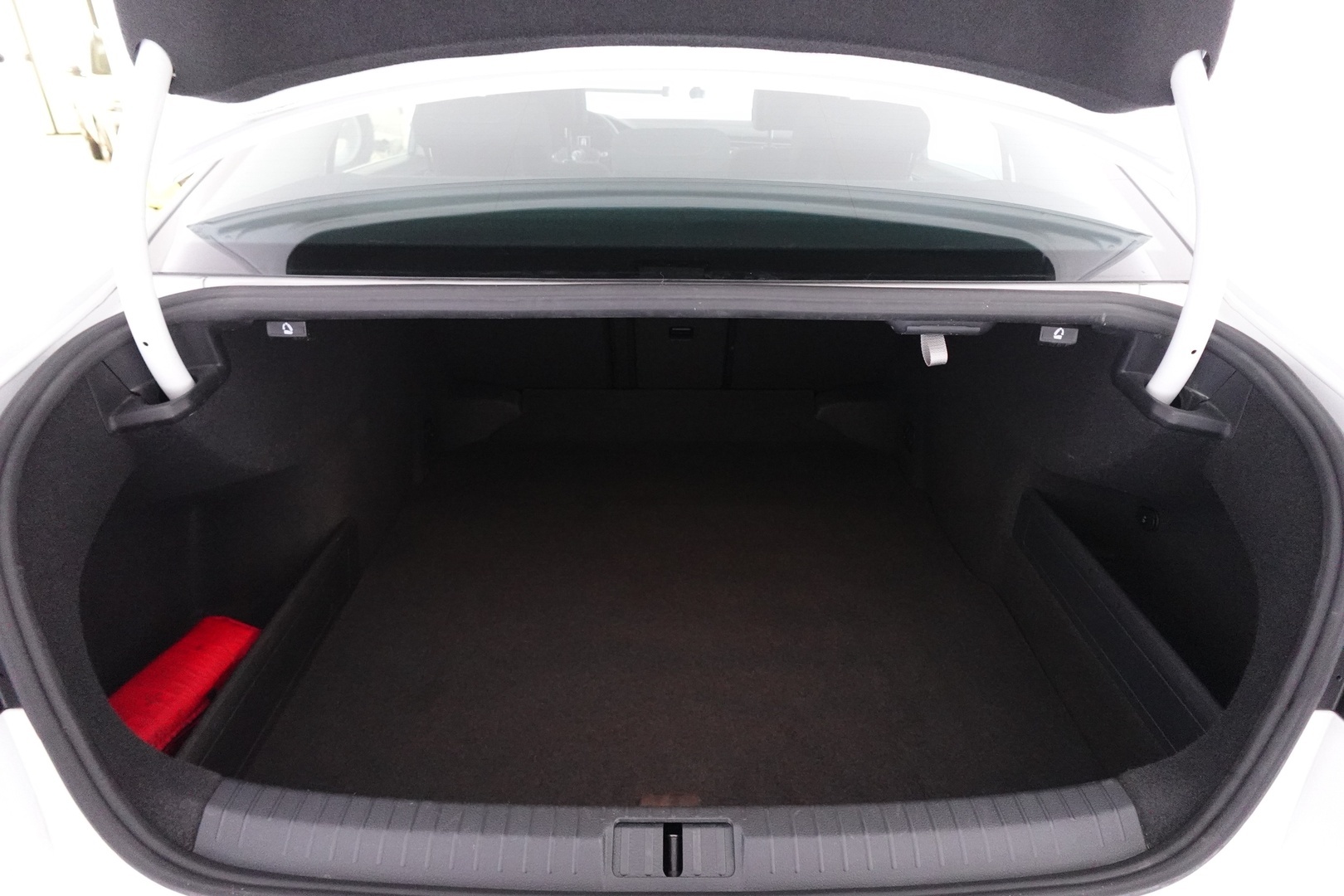 VOLKSWAGEN Passat 37