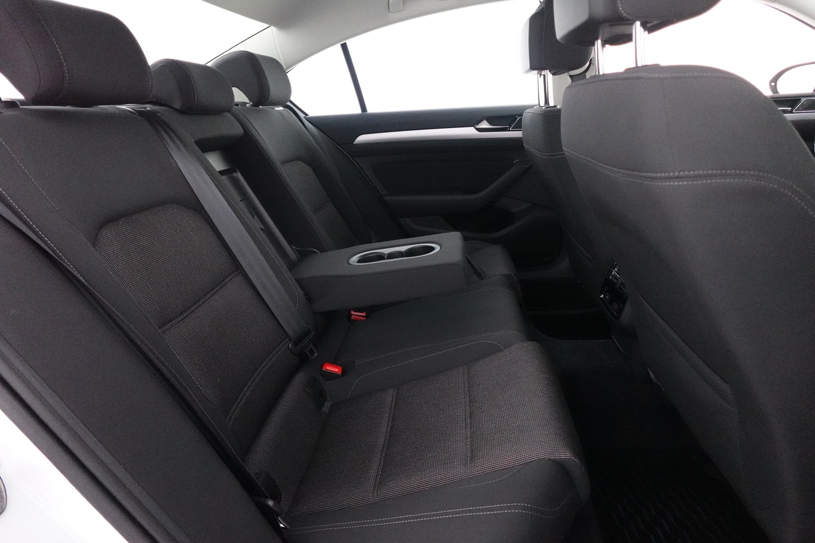 VOLKSWAGEN Passat 39