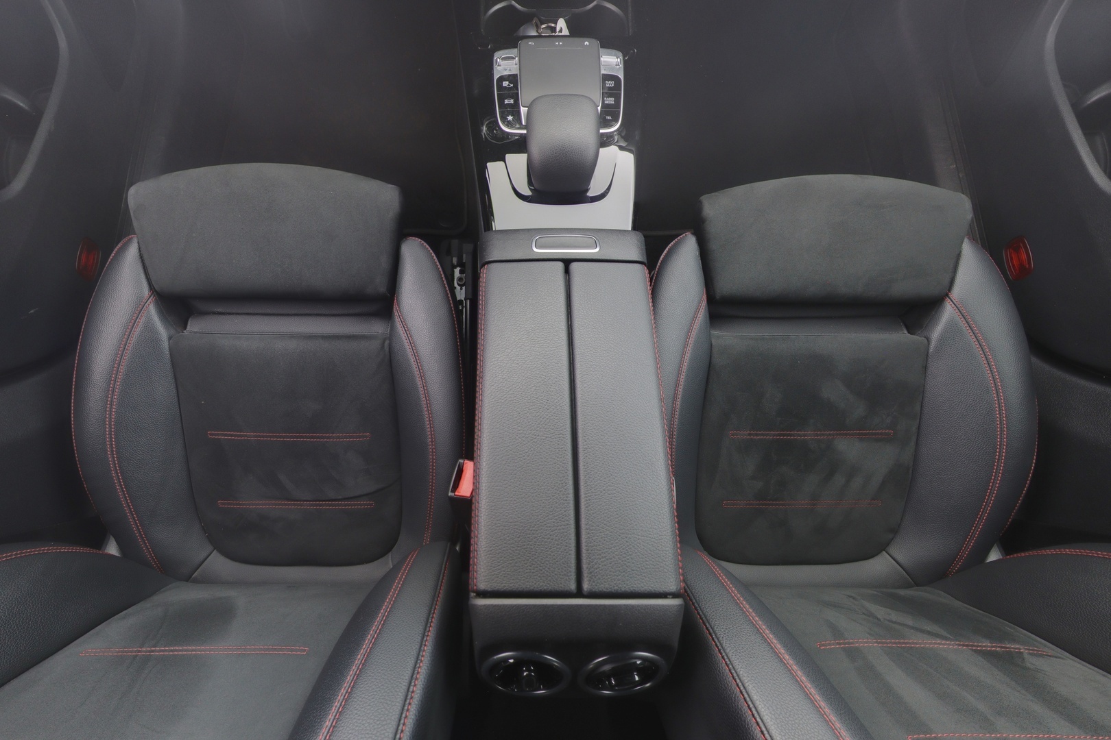 MERCEDES-BENZ CLA 12
