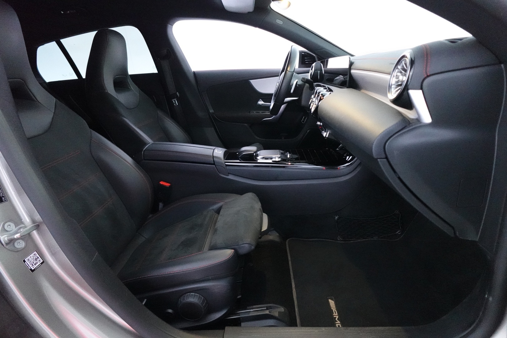 MERCEDES-BENZ CLA 39