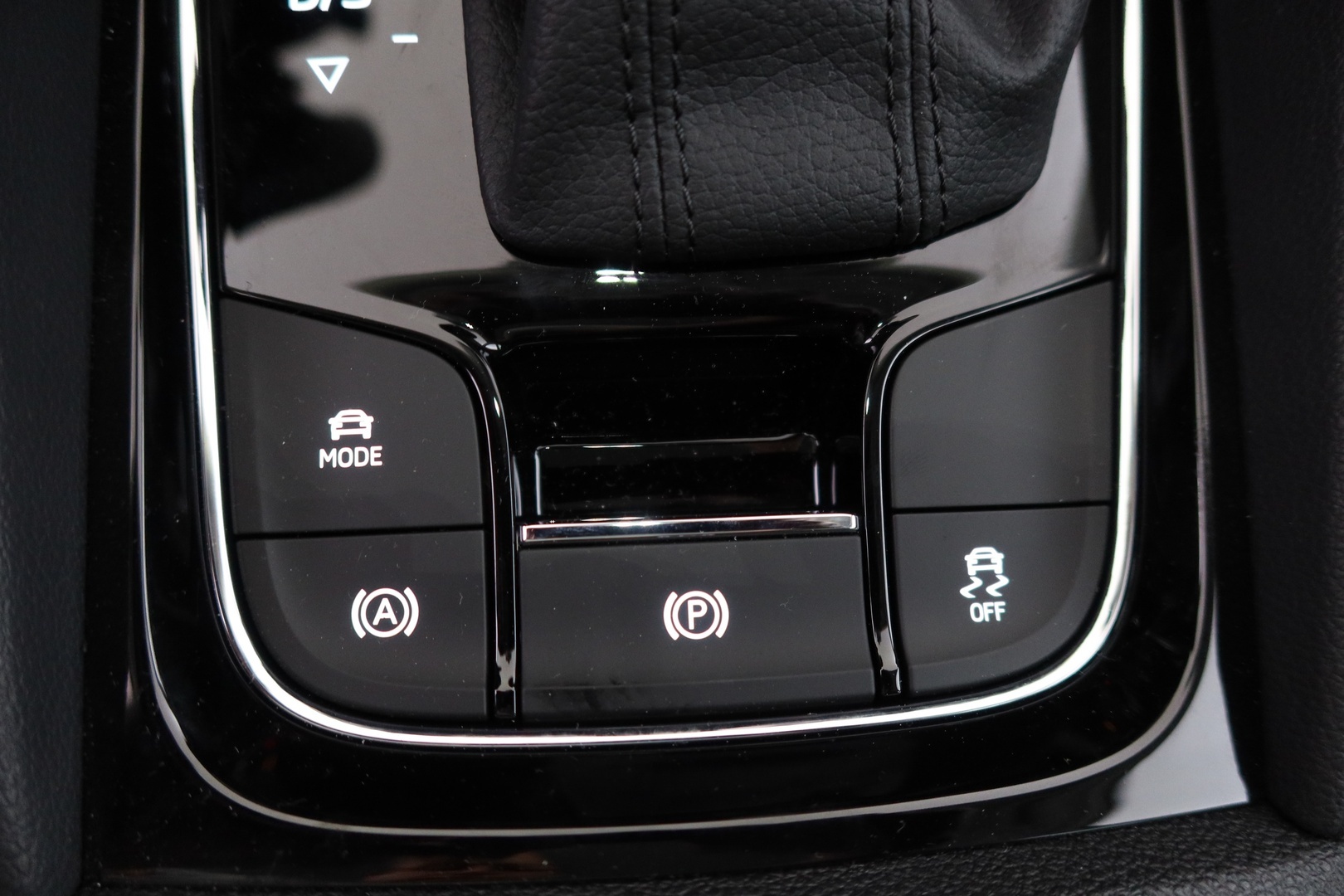SKODA Karoq 23