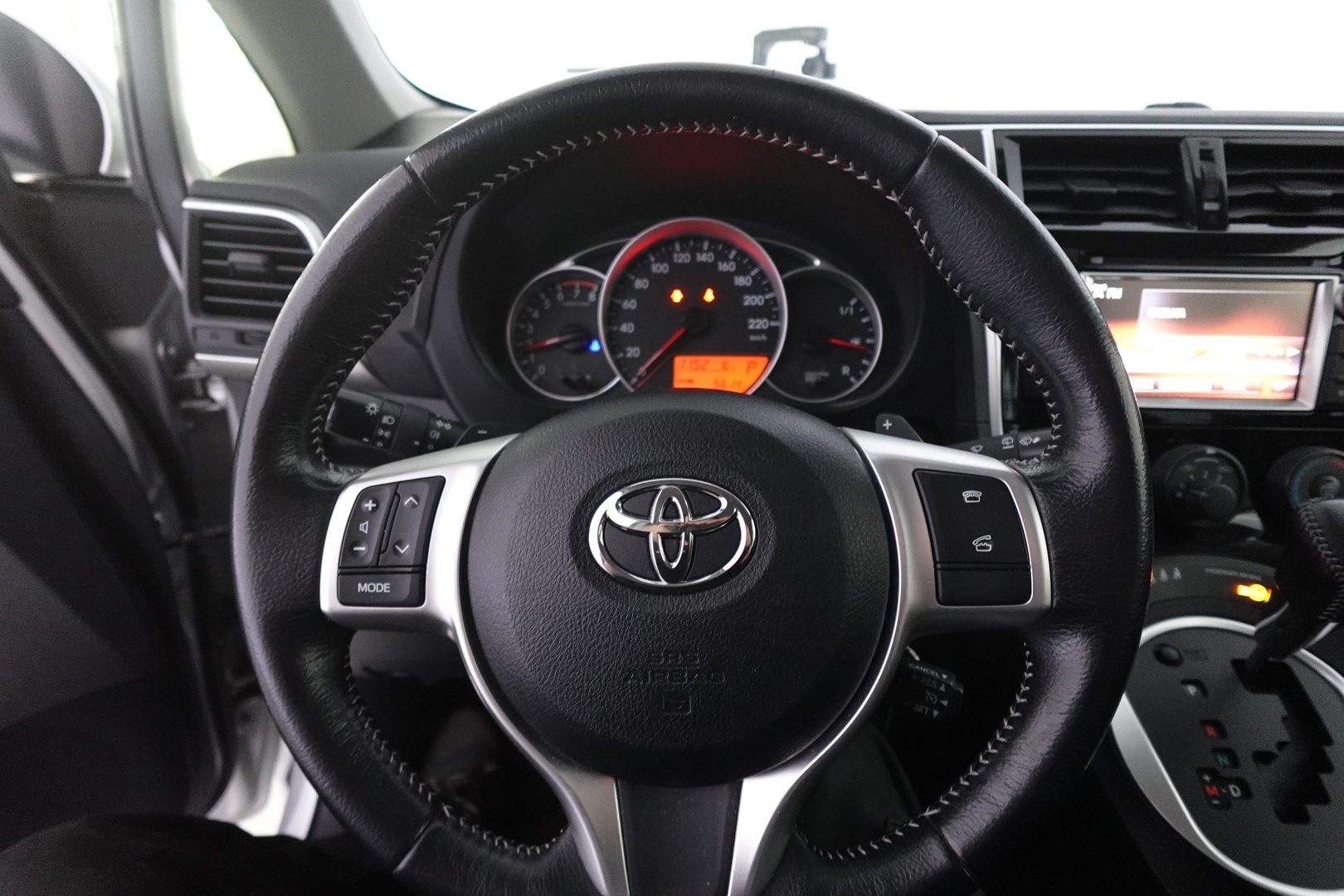 TOYOTA Verso-S 2015