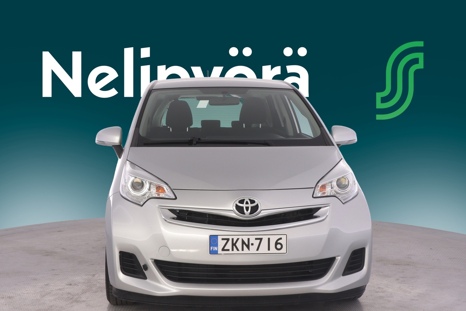 TOYOTA Verso-S 2015