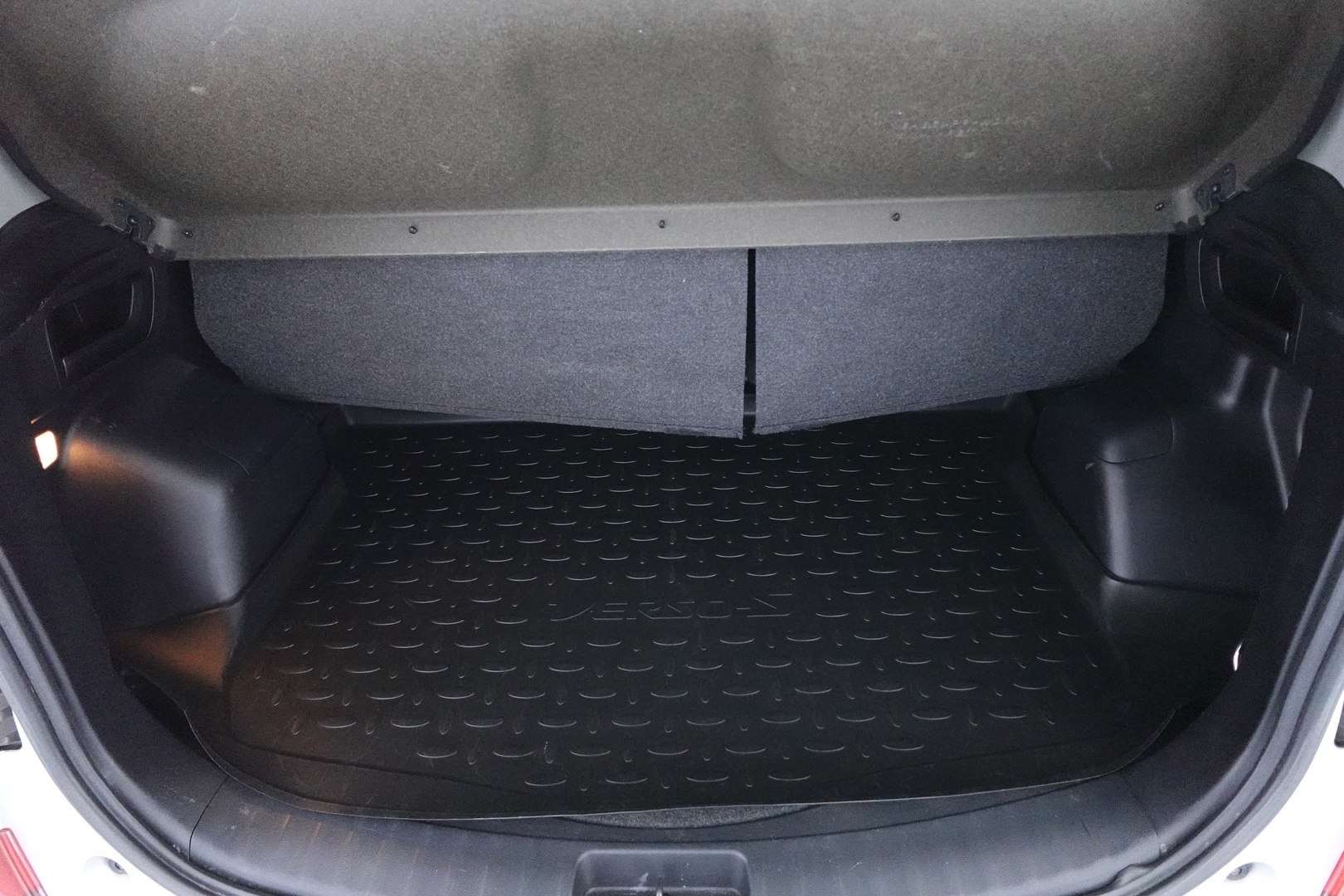 TOYOTA Verso-S 2015