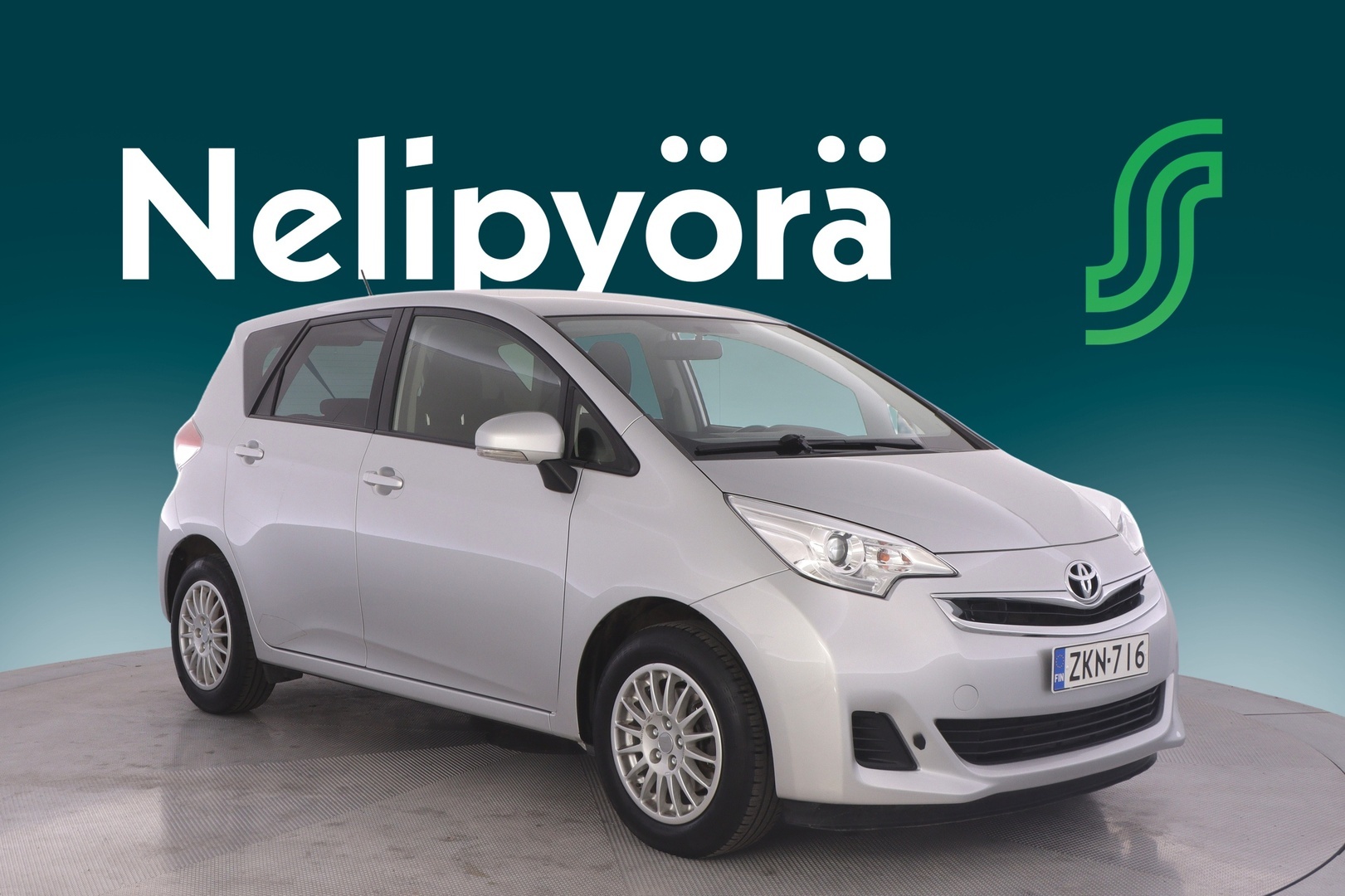 TOYOTA Verso-S 2015