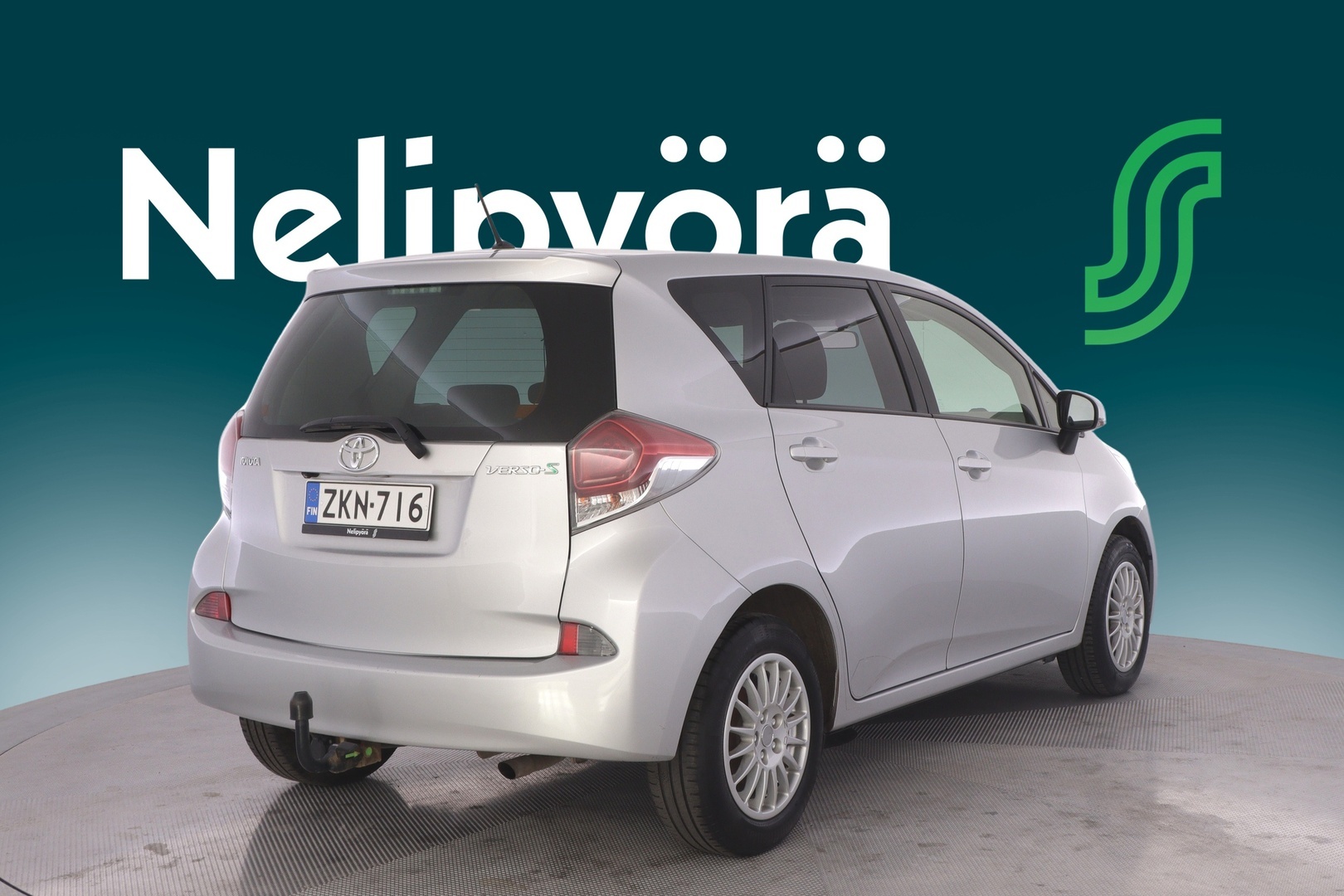 TOYOTA Verso-S 2015