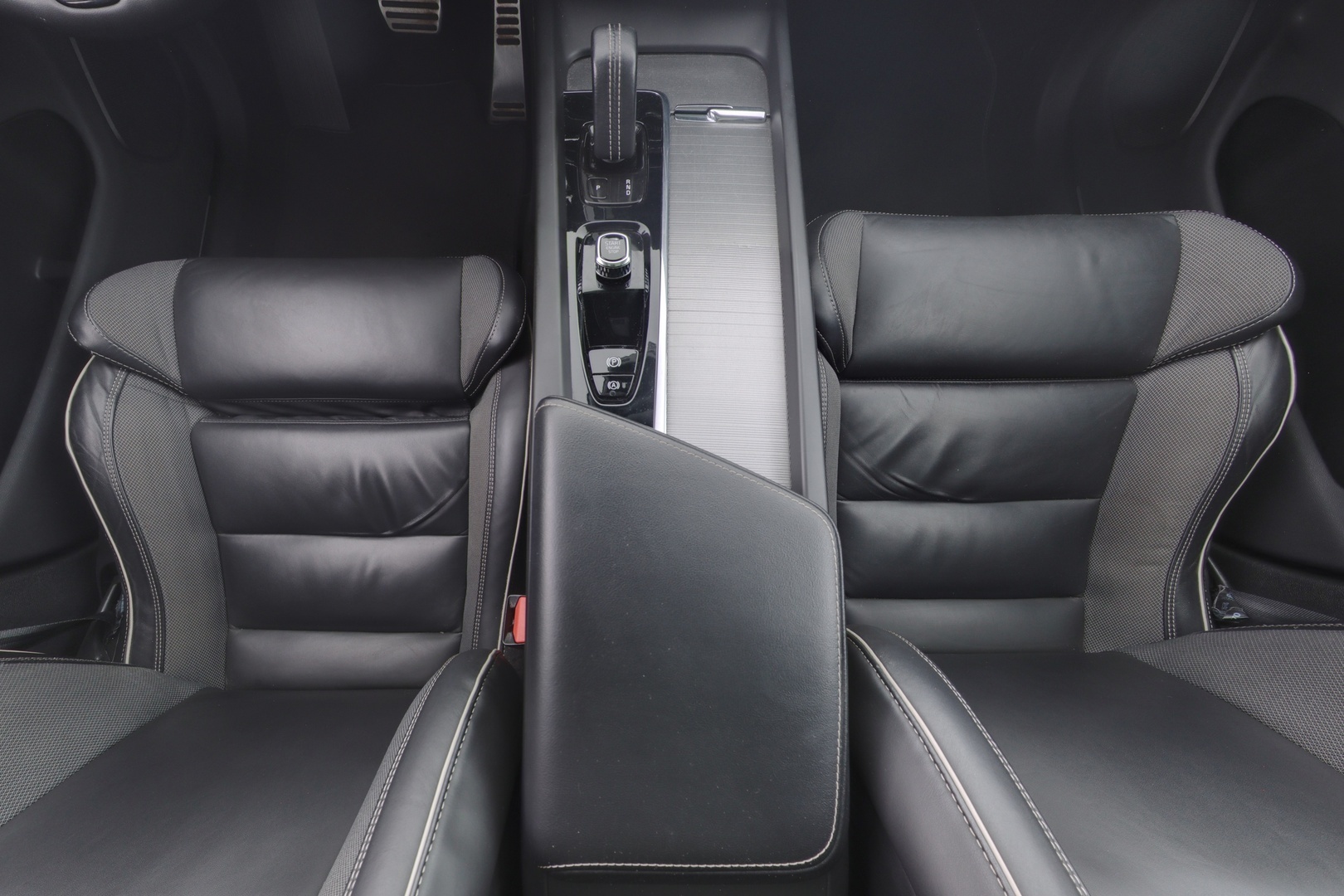 VOLVO XC60 2022