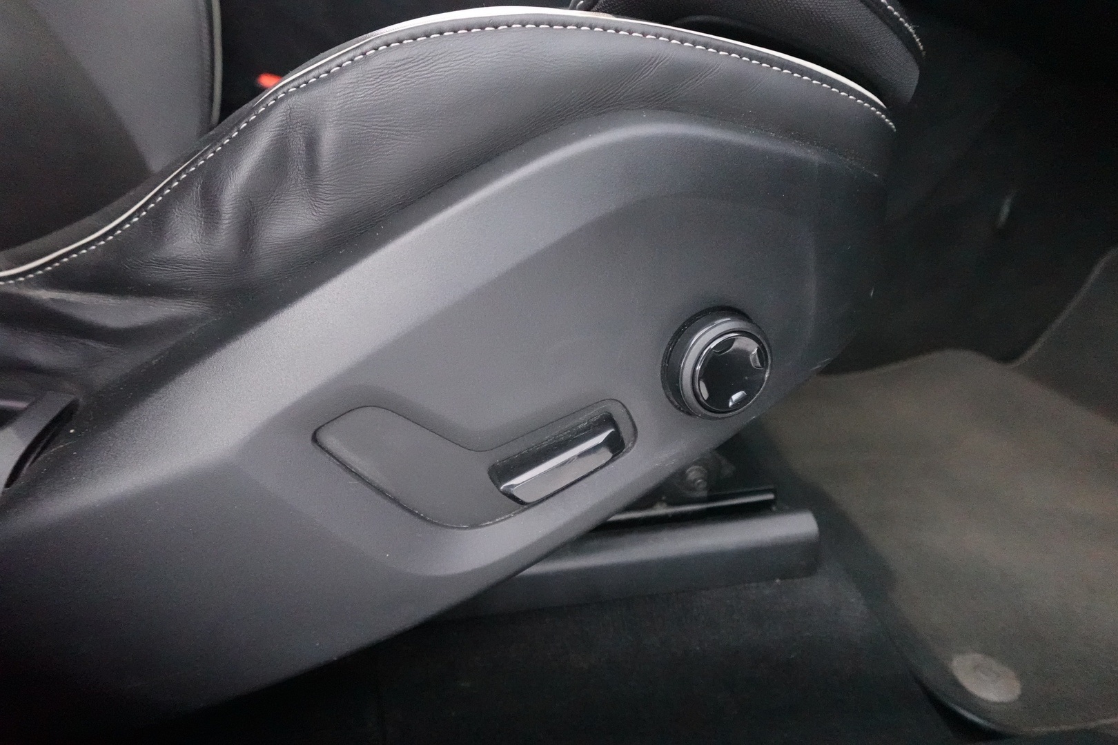 VOLVO XC60 2022