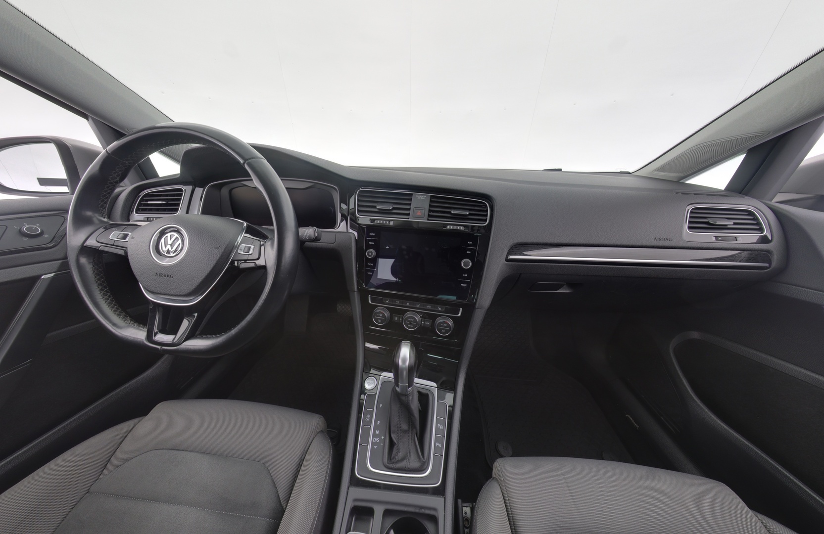 VOLKSWAGEN Golf 2019