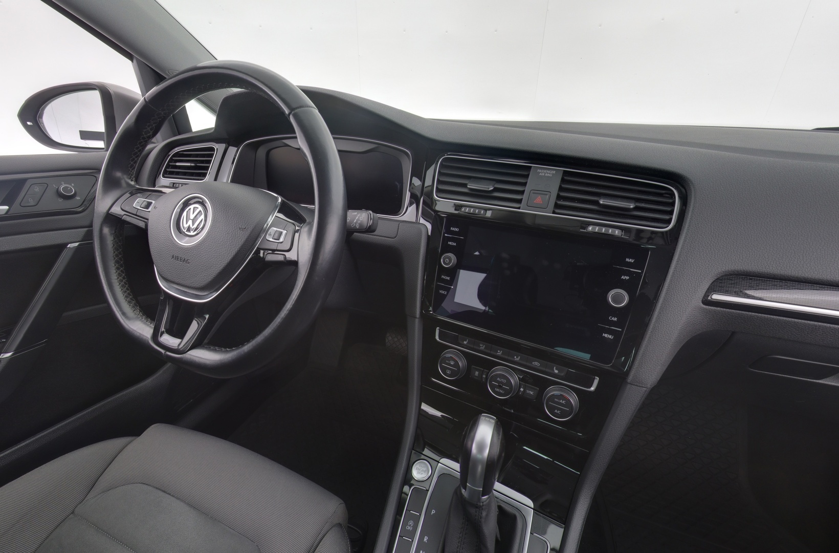 VOLKSWAGEN Golf 2019