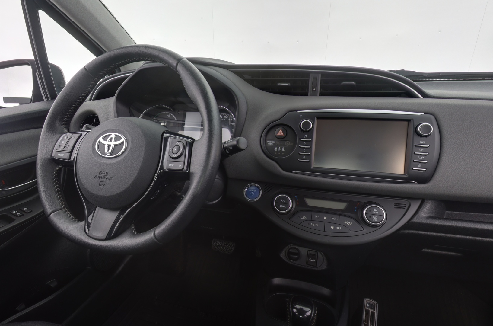 TOYOTA Yaris 2017