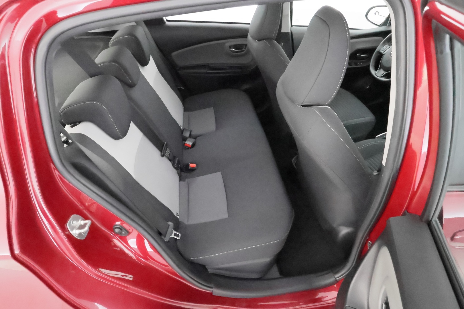 TOYOTA Yaris 2017