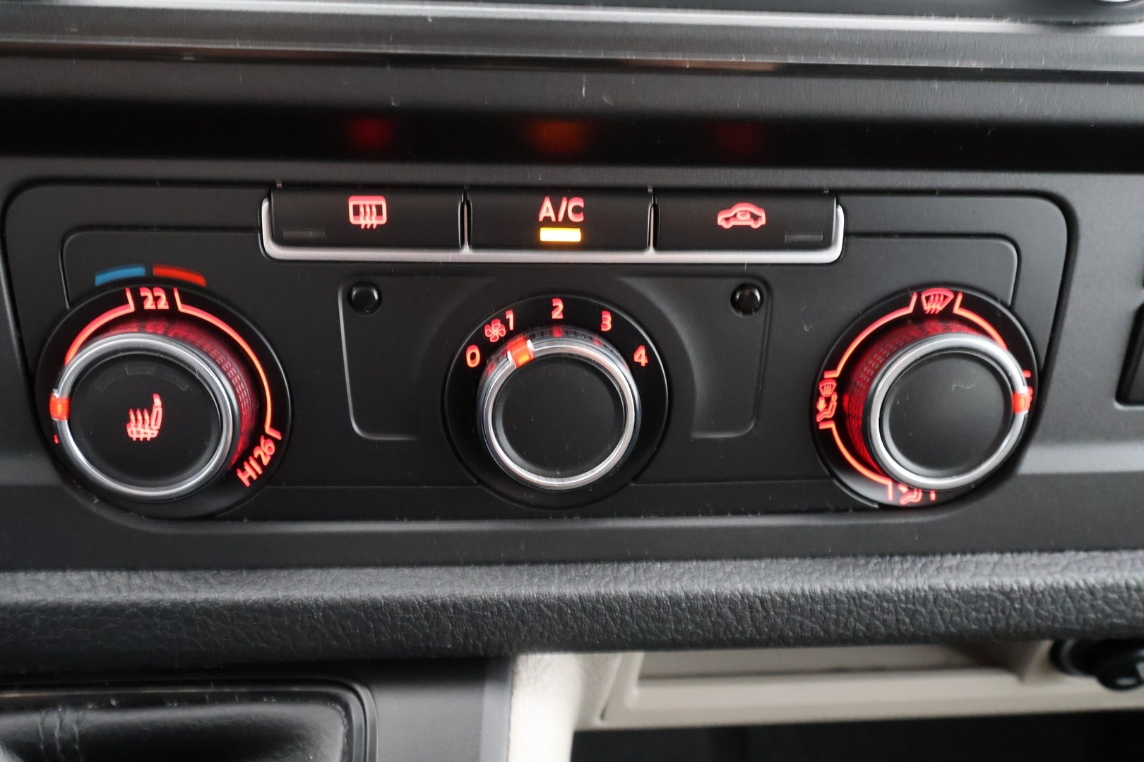 VOLKSWAGEN Transporter 2018