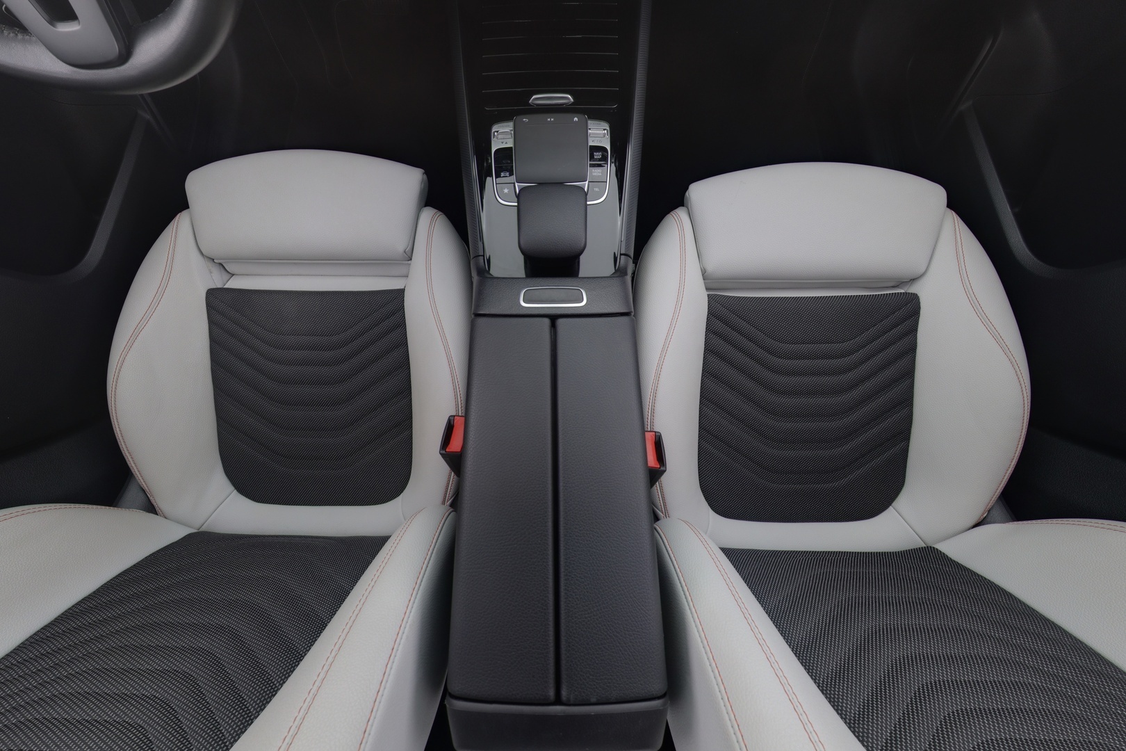 MERCEDES-BENZ B 2019